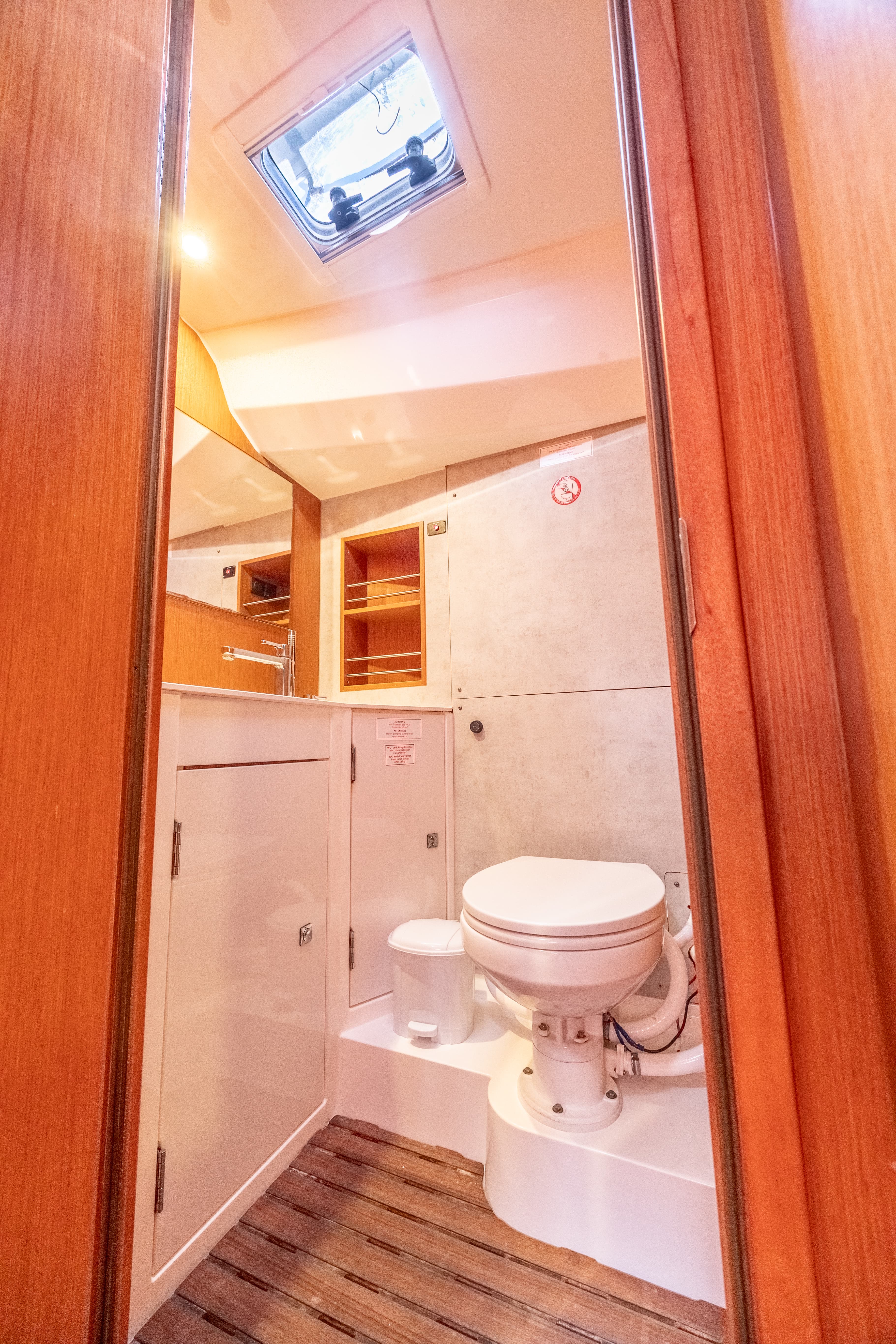 Bavaria C42 - photo 16