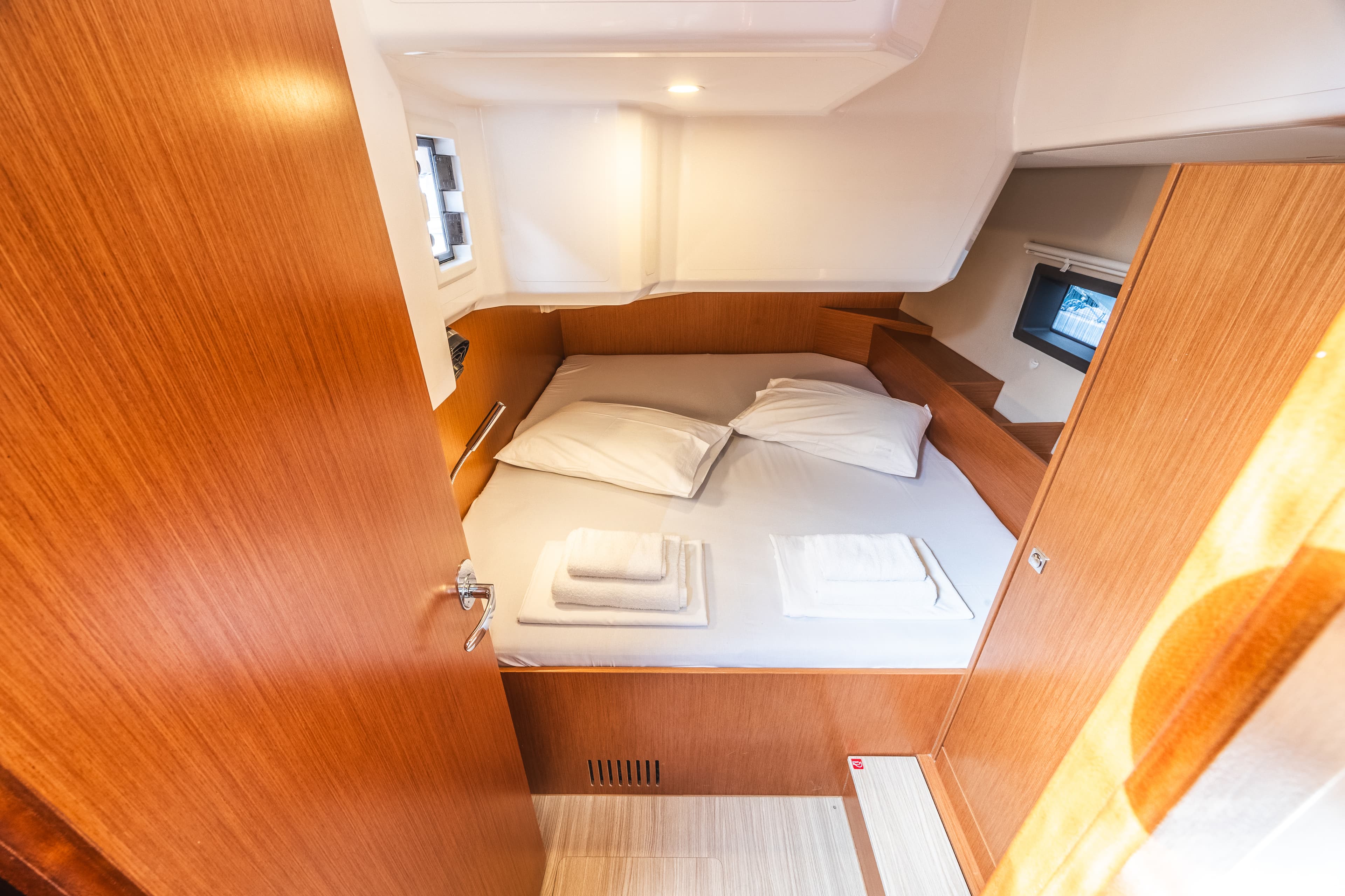 Bavaria C42 - photo 27