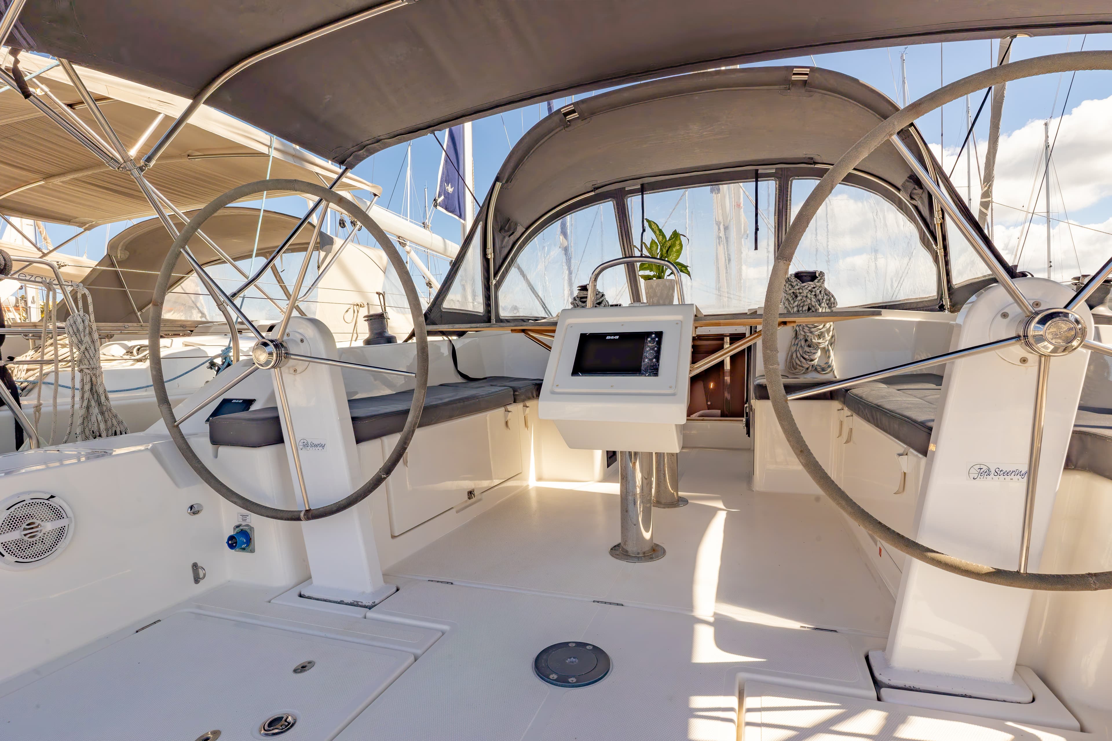 Bavaria C42 - photo 37