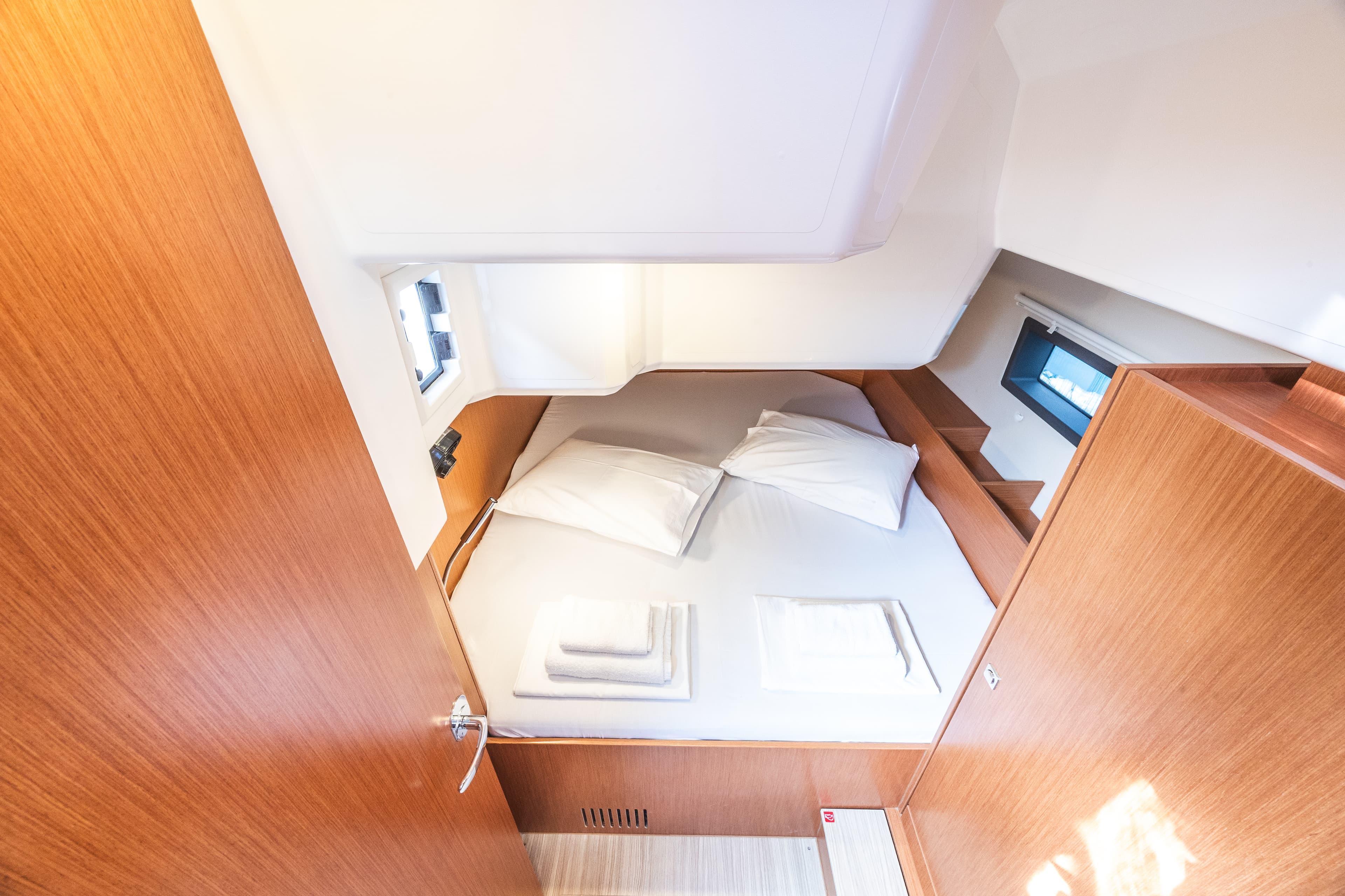 Bavaria C42 - photo 44