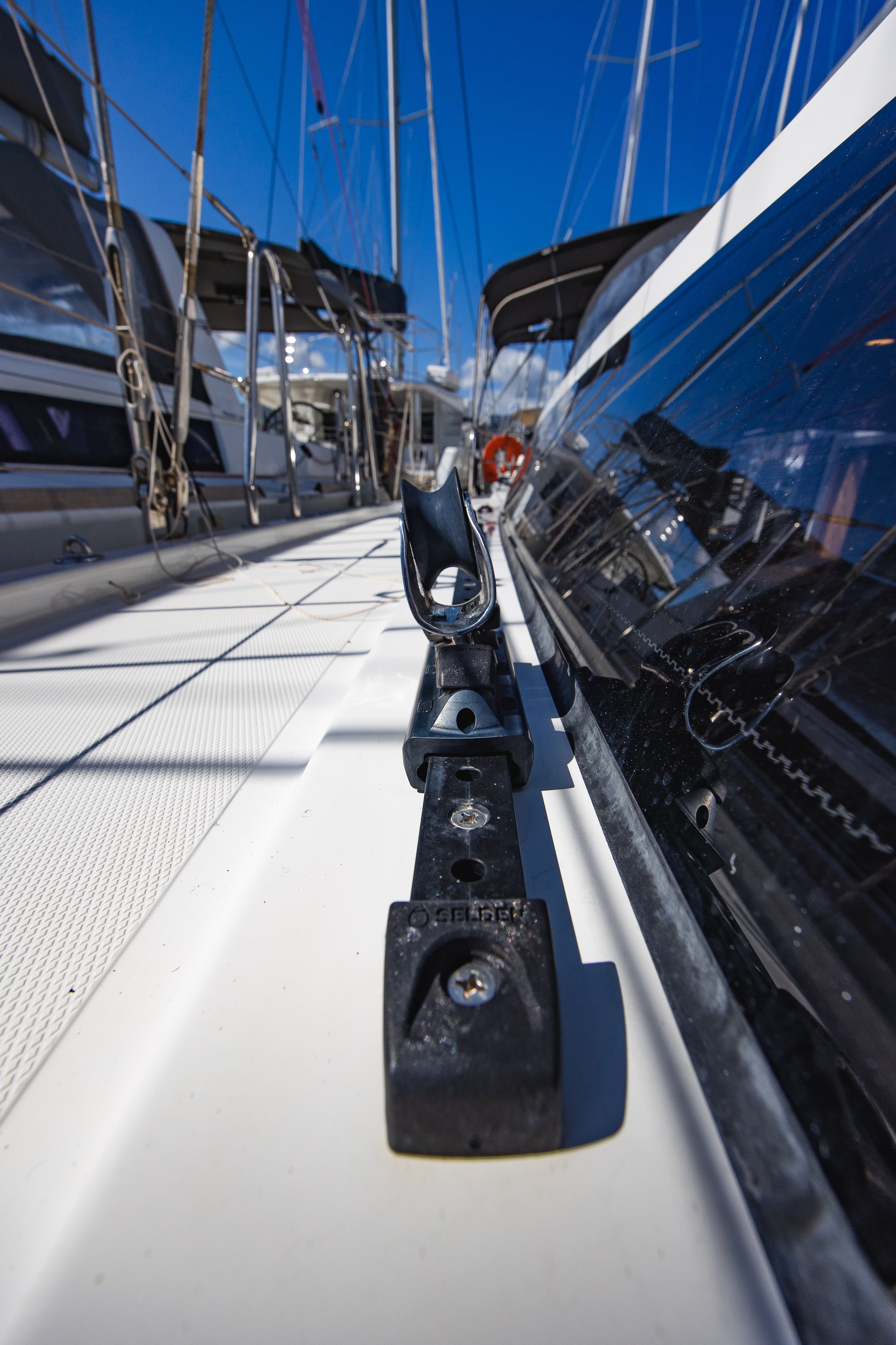 Bavaria C42 - photo 26