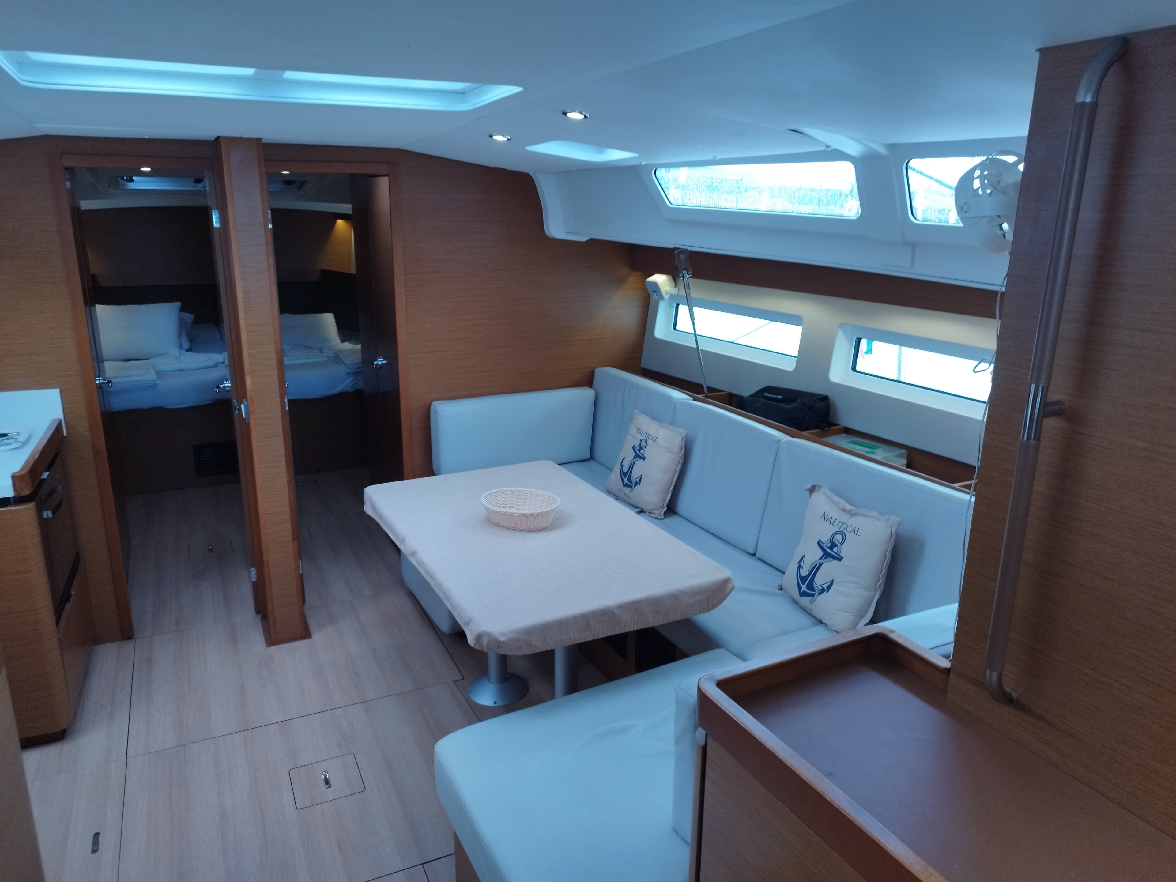 Sun Odyssey 490 - photo 9