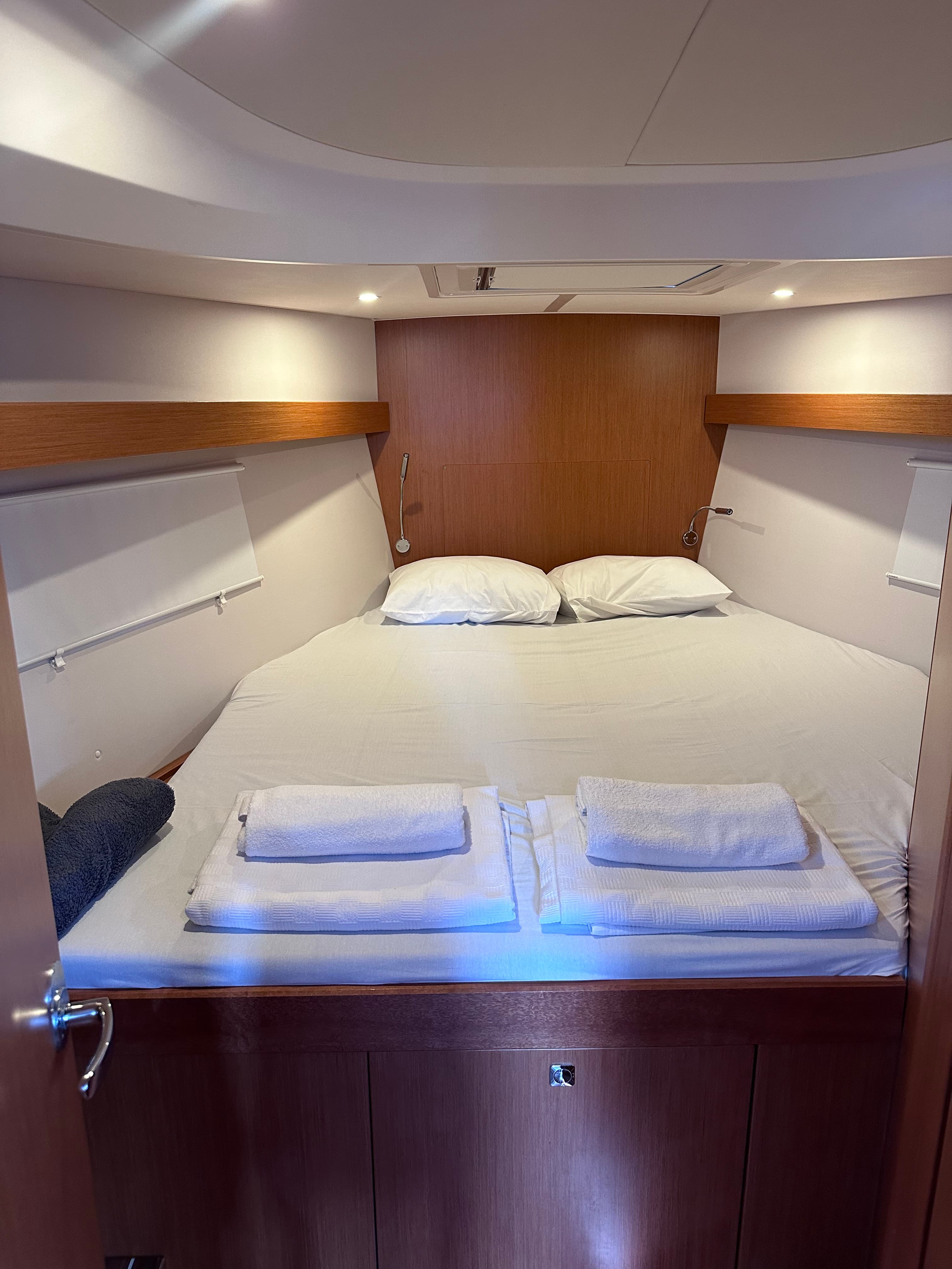 Bavaria C42 - photo 11