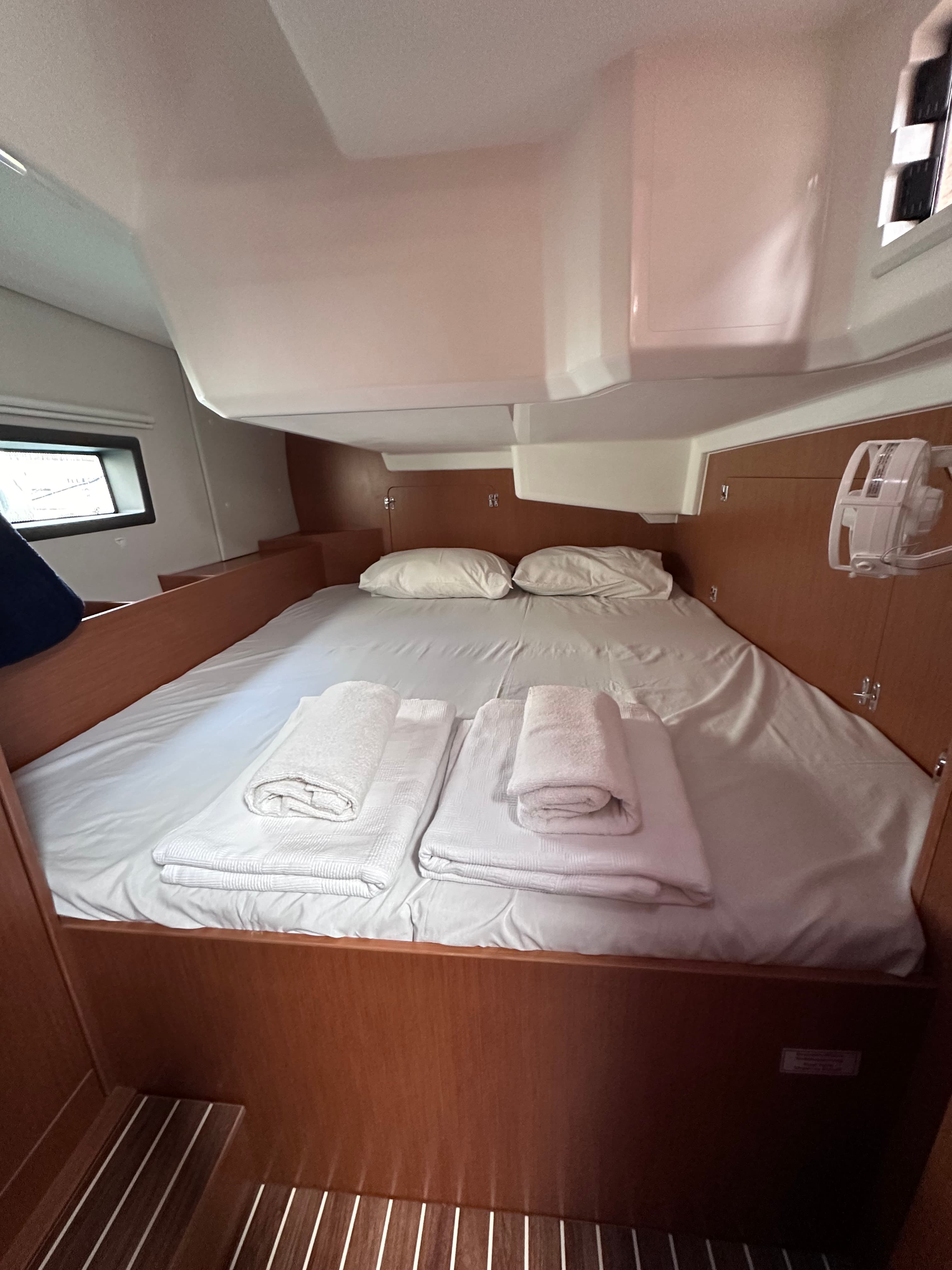 Bavaria C42 - photo 8