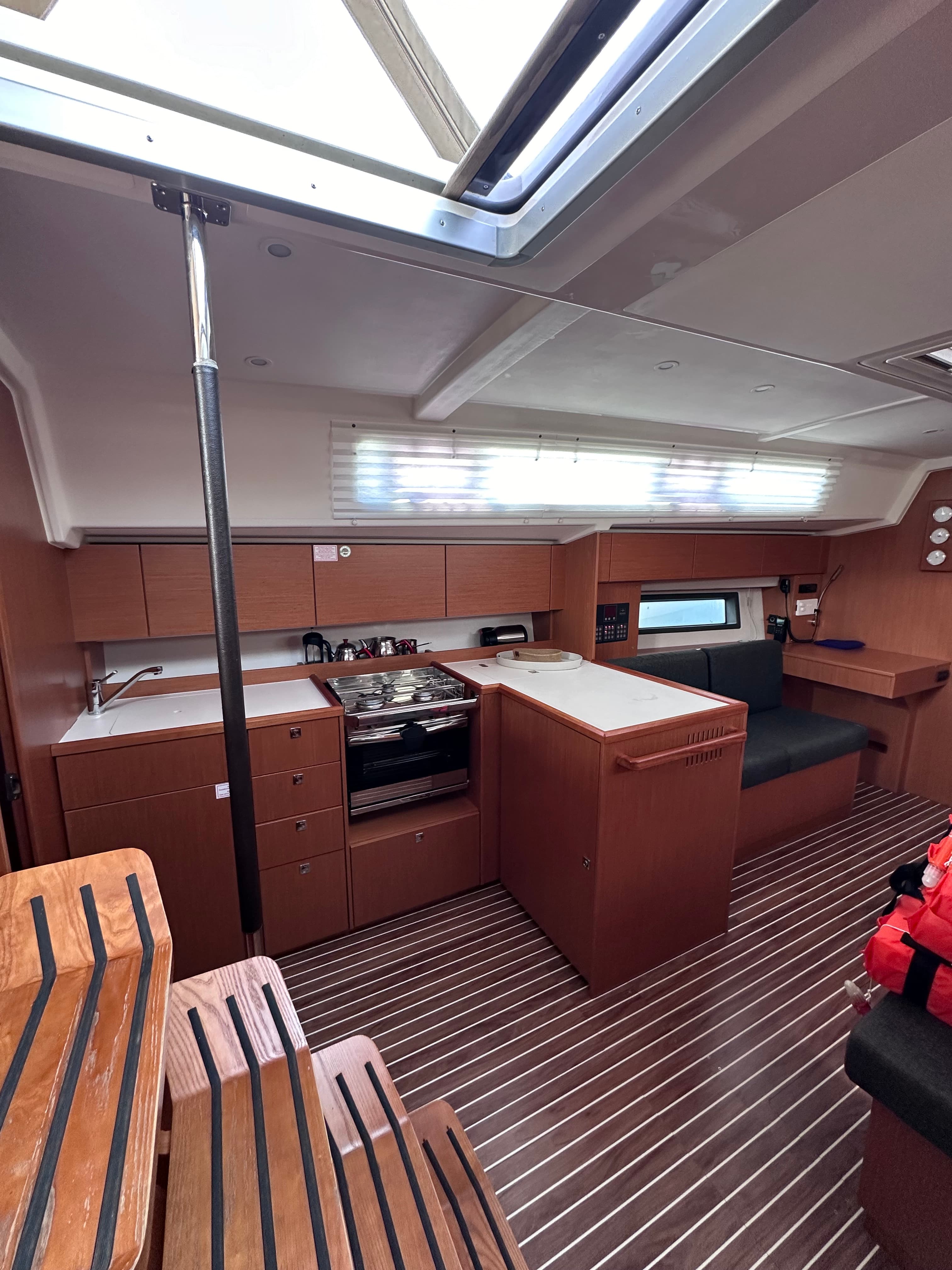 Bavaria C42 - photo 7