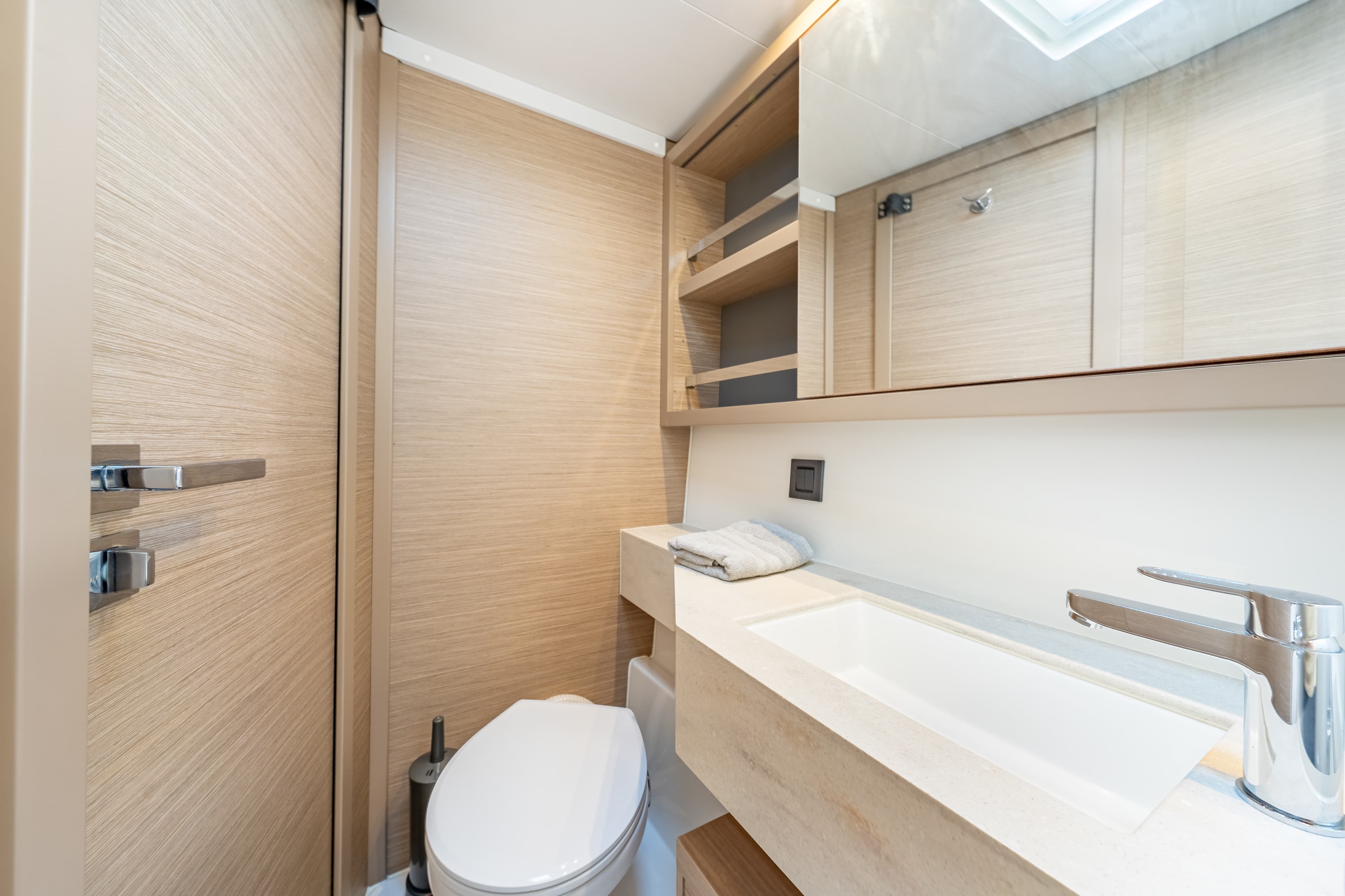 Lagoon 46  - photo 18