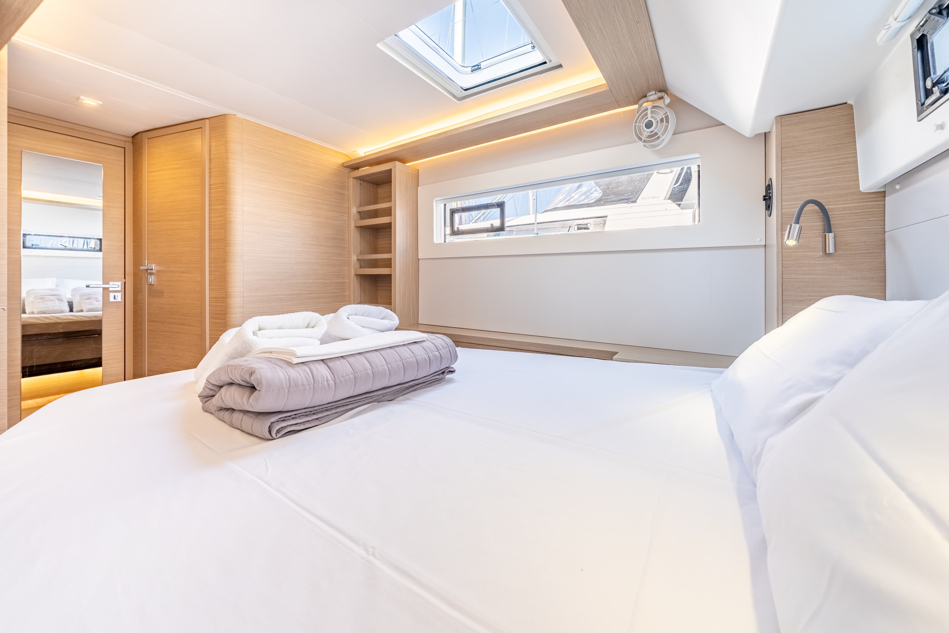 Lagoon 46  - photo 6