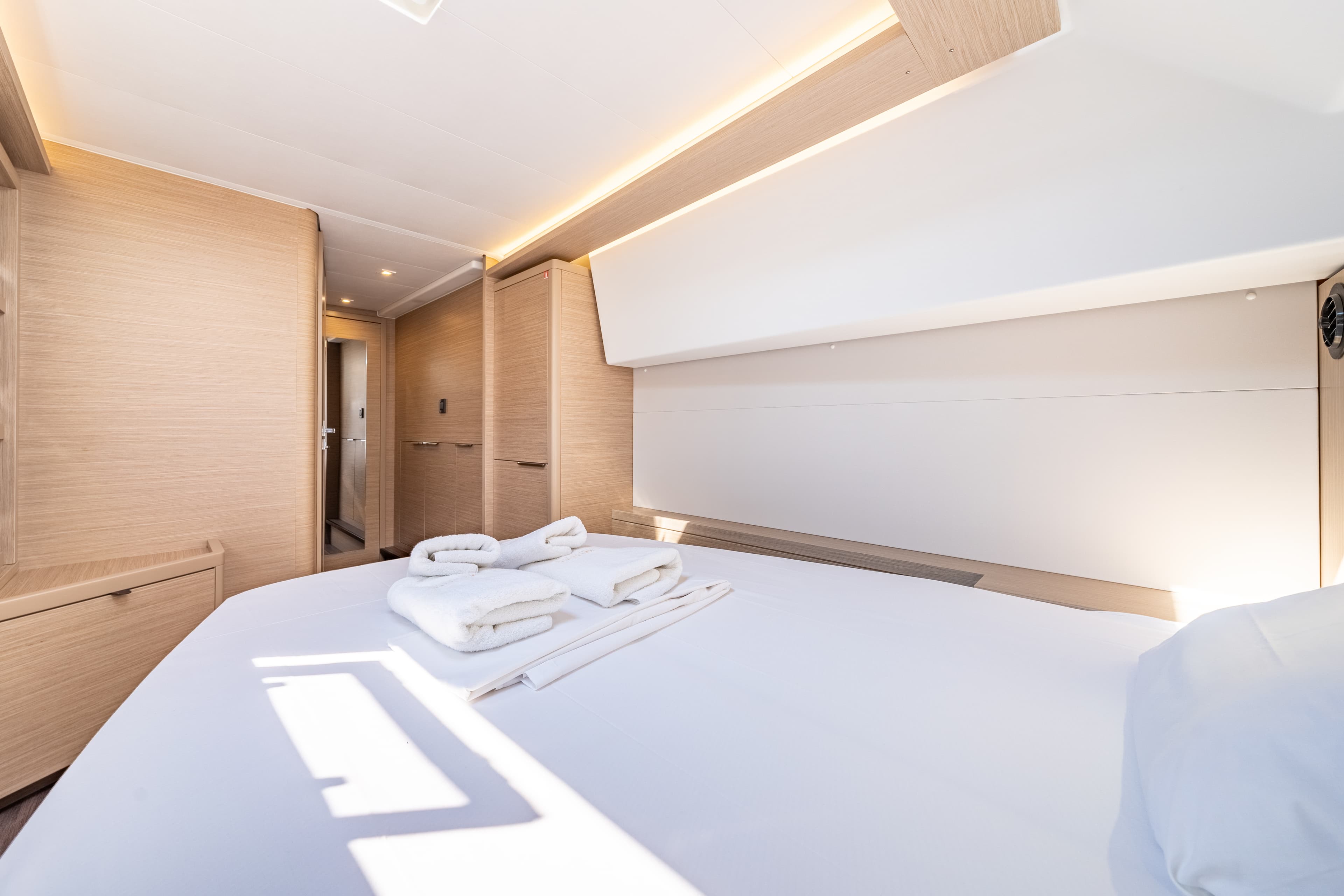 Lagoon 46  - photo 21