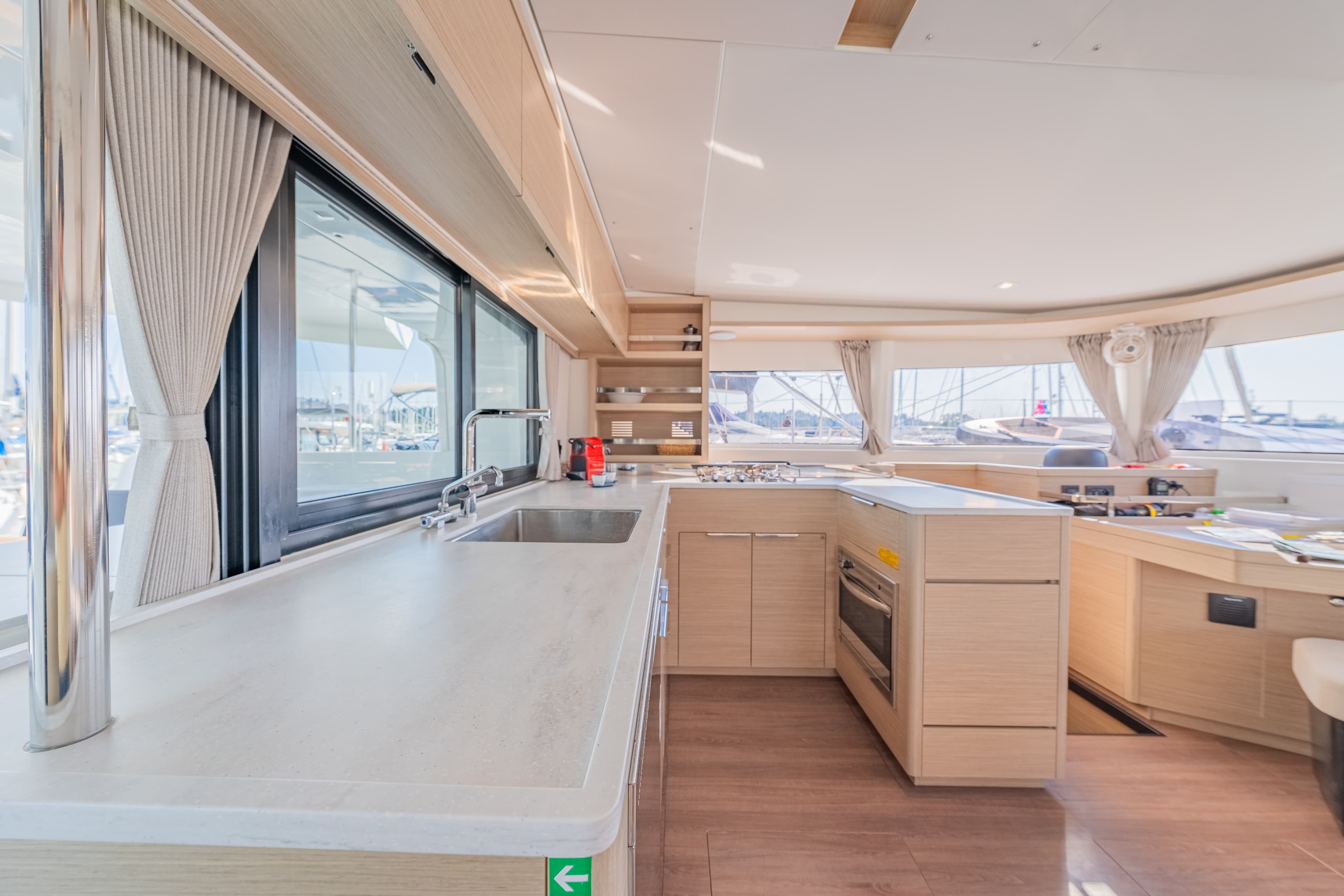 Lagoon 46  - photo 20