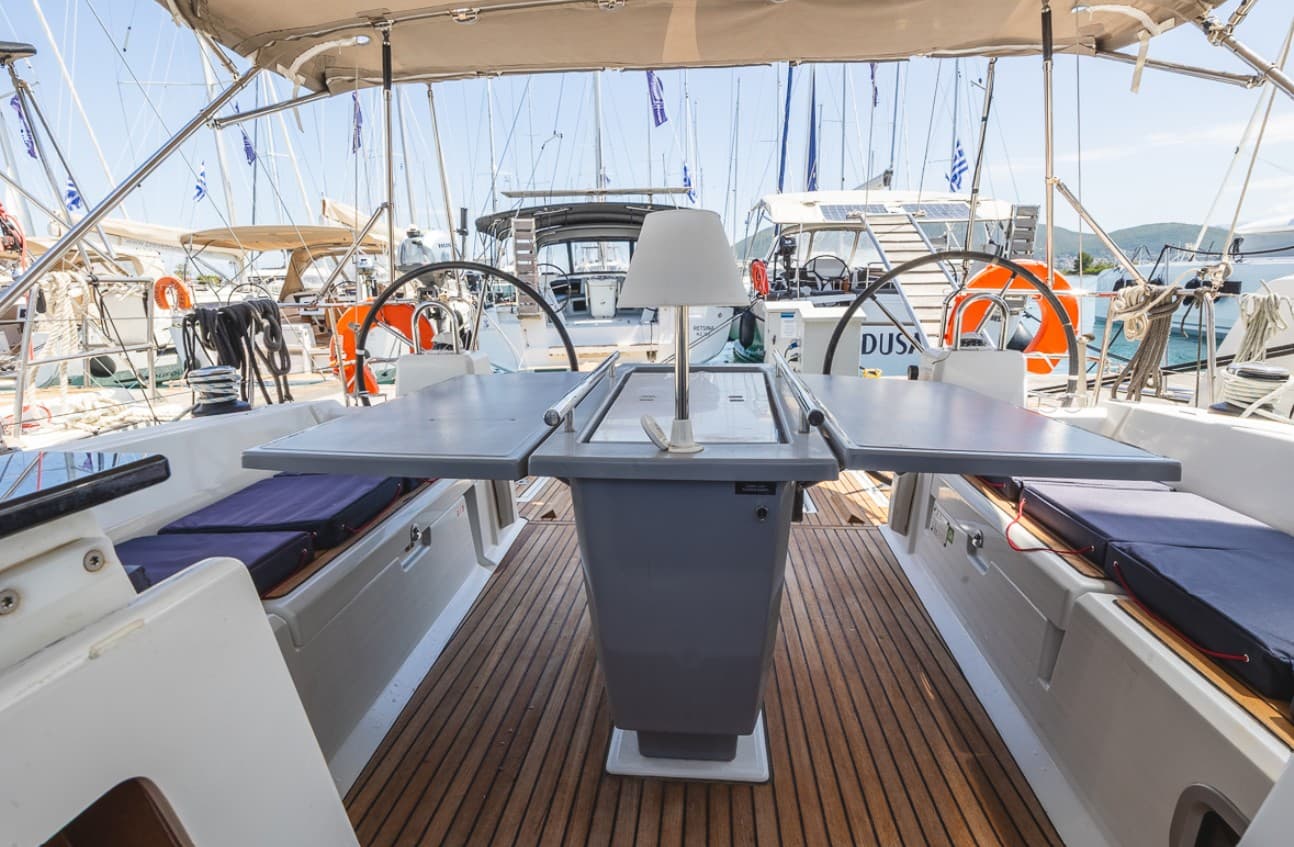 Oceanis 41.1 - photo 8