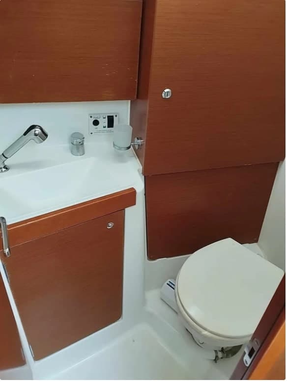 Oceanis 38.1 - photo 4