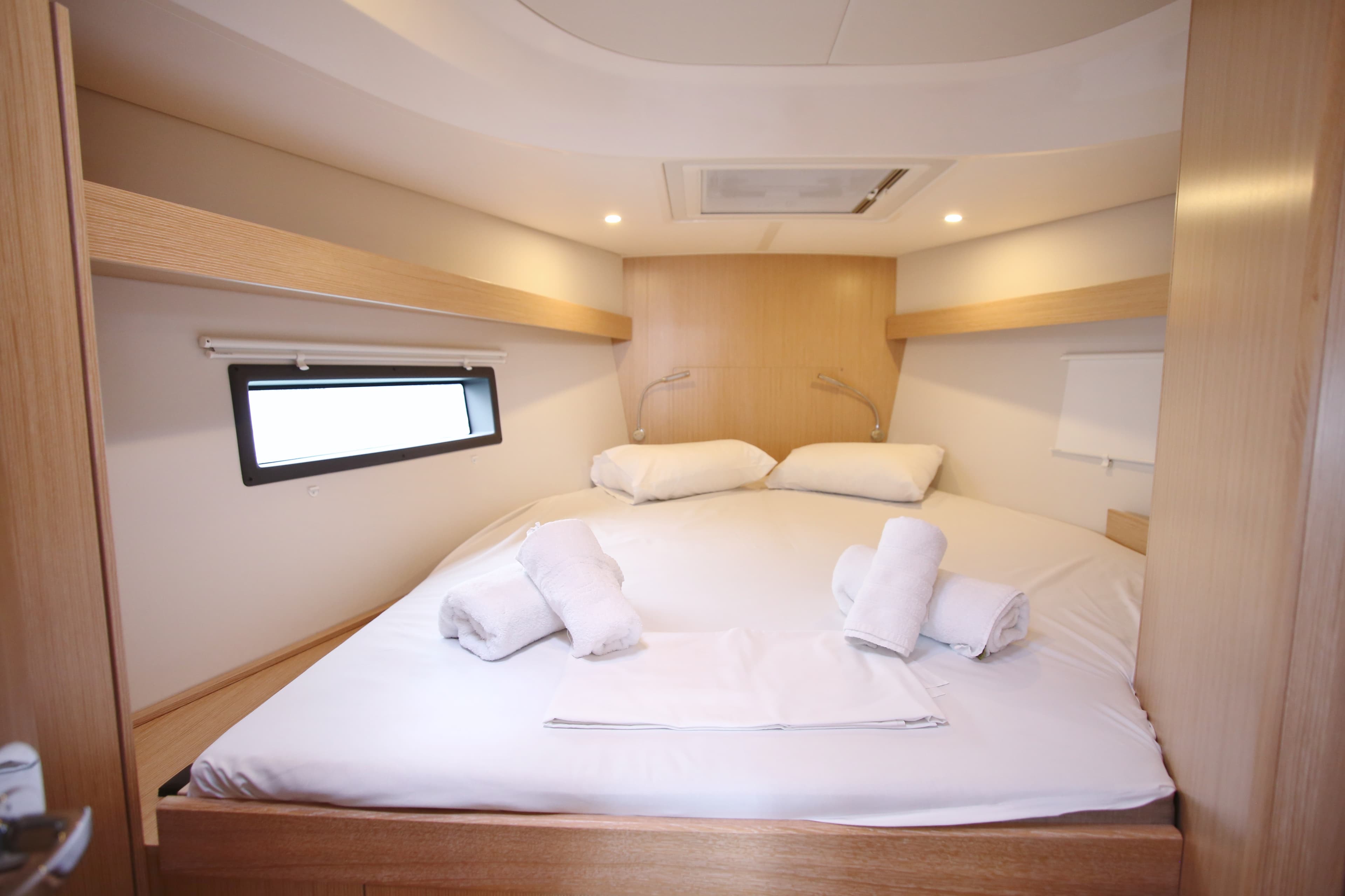 Bavaria C42 - photo 13