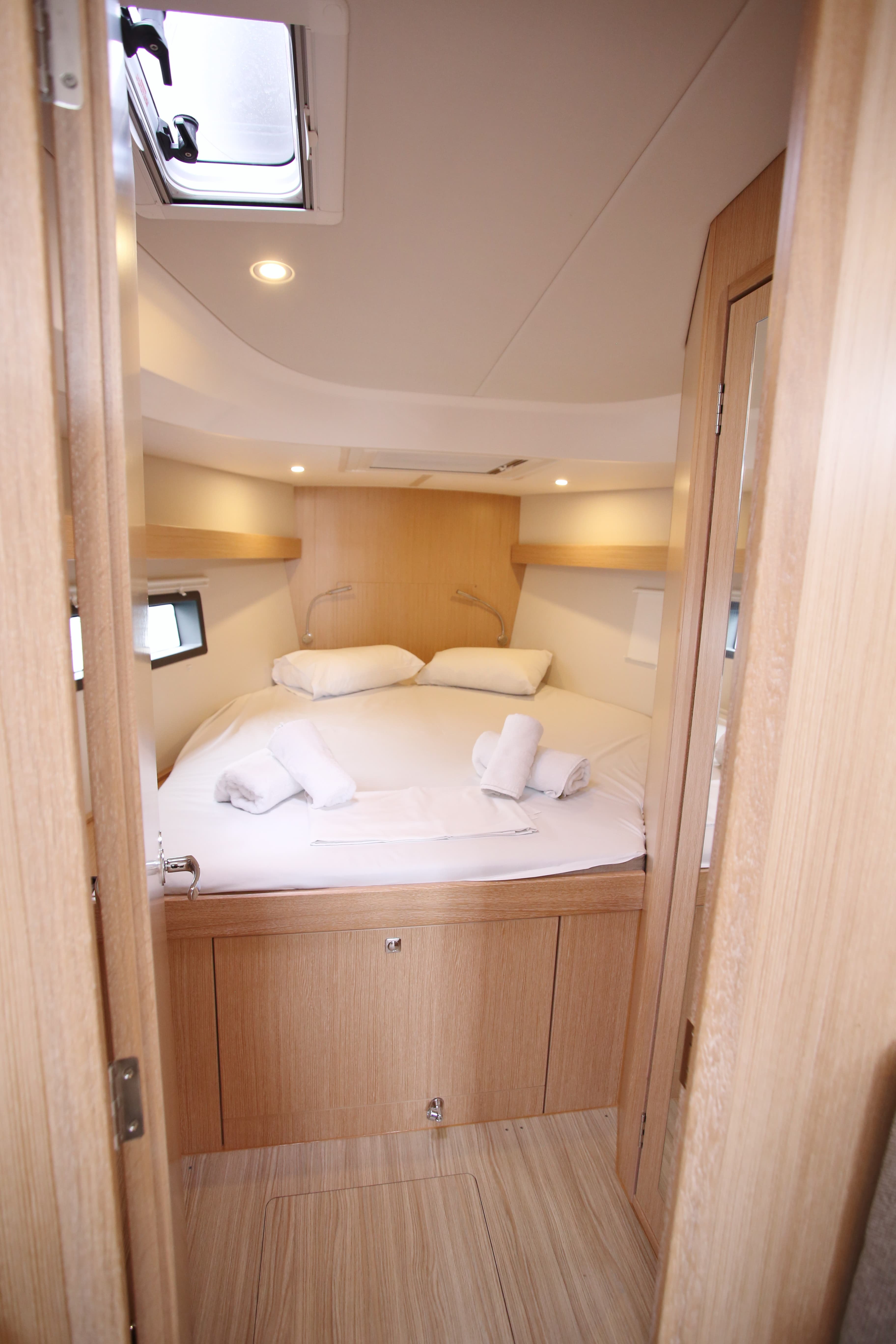 Bavaria C42 - photo 24