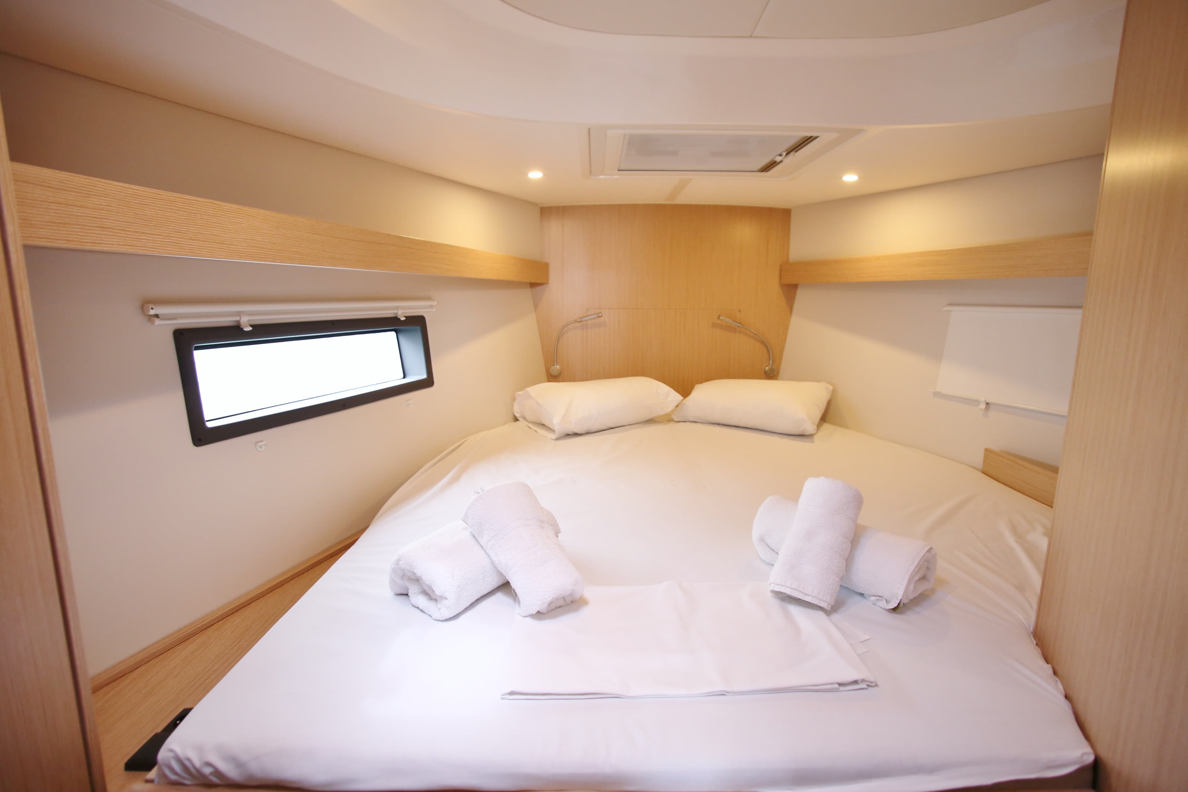 Bavaria C42 - photo 8