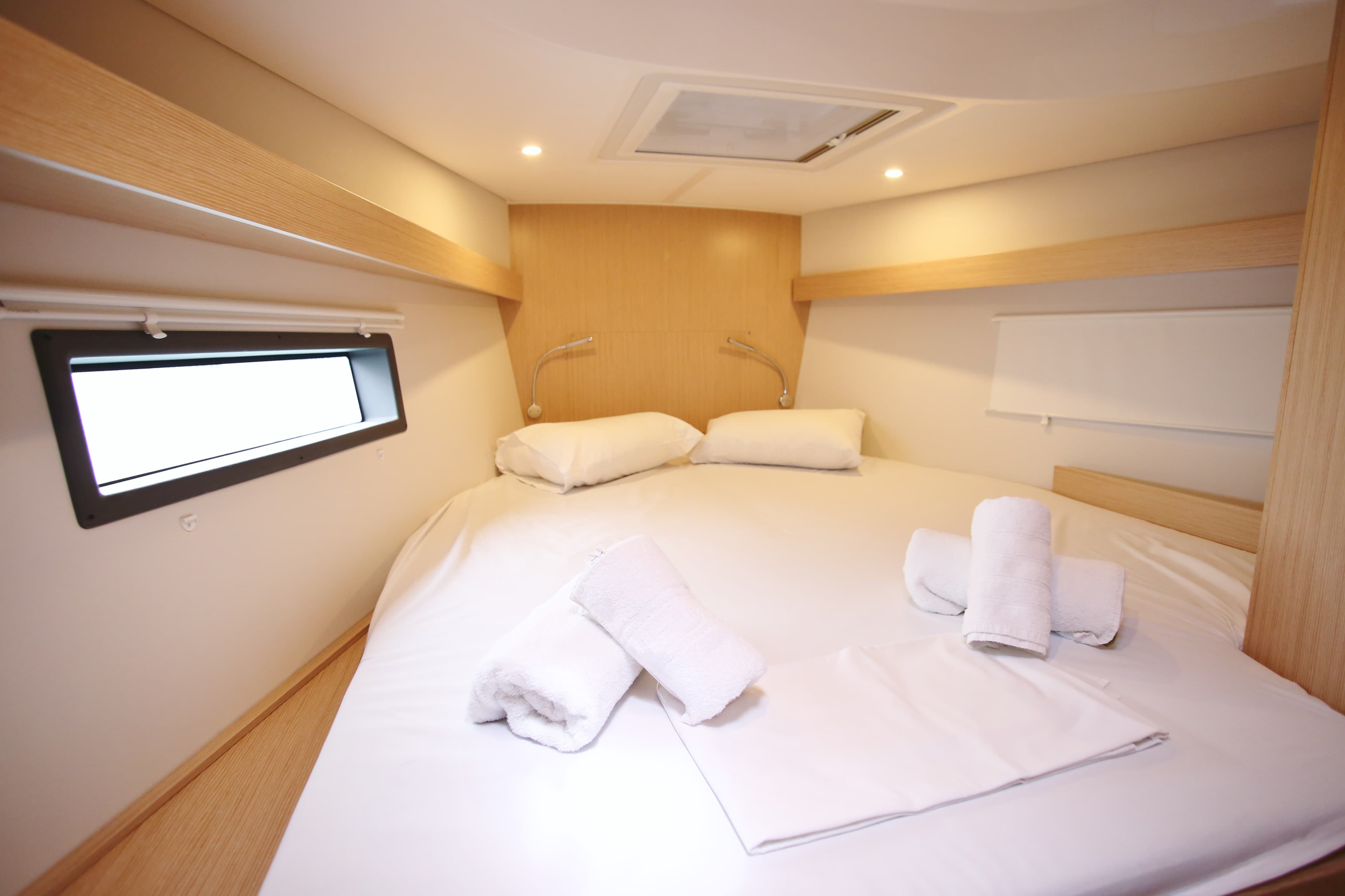 Bavaria C42 - photo 11