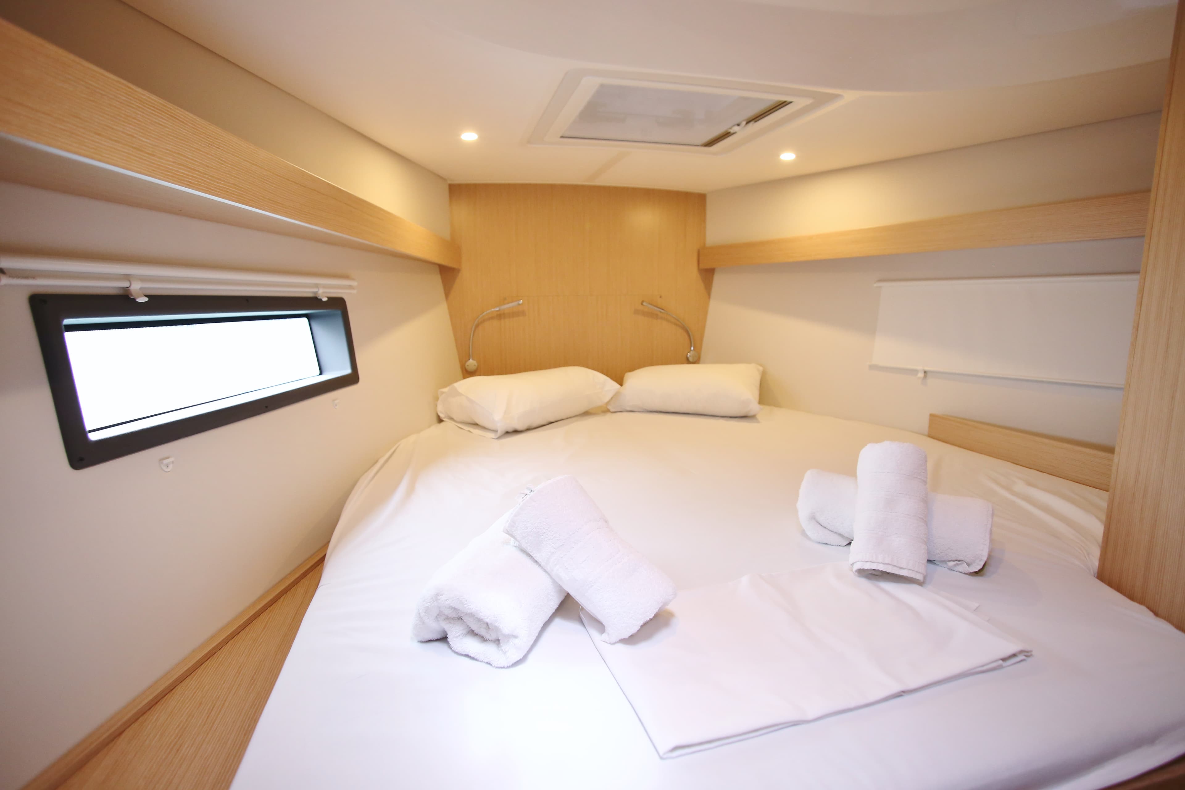 Bavaria C42 - photo 14