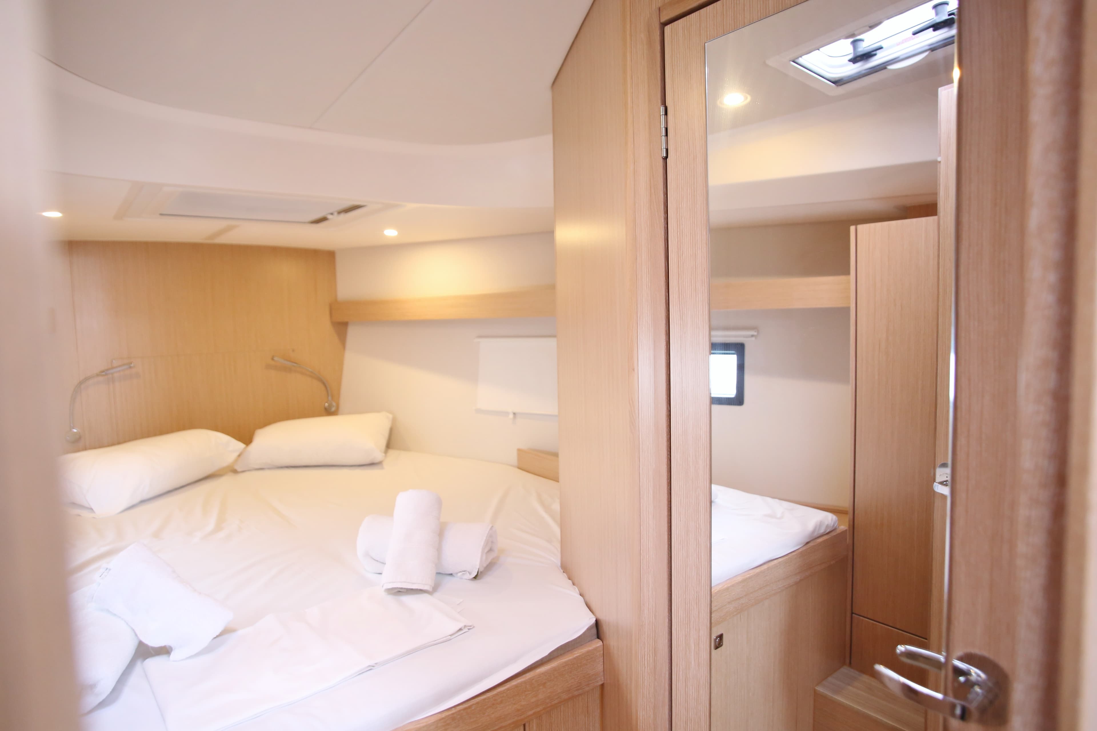 Bavaria C42 - photo 23