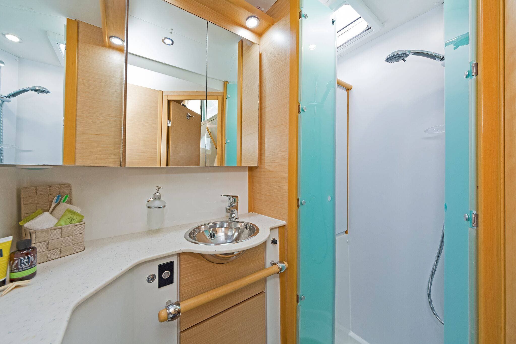 Lagoon 500 - photo 16