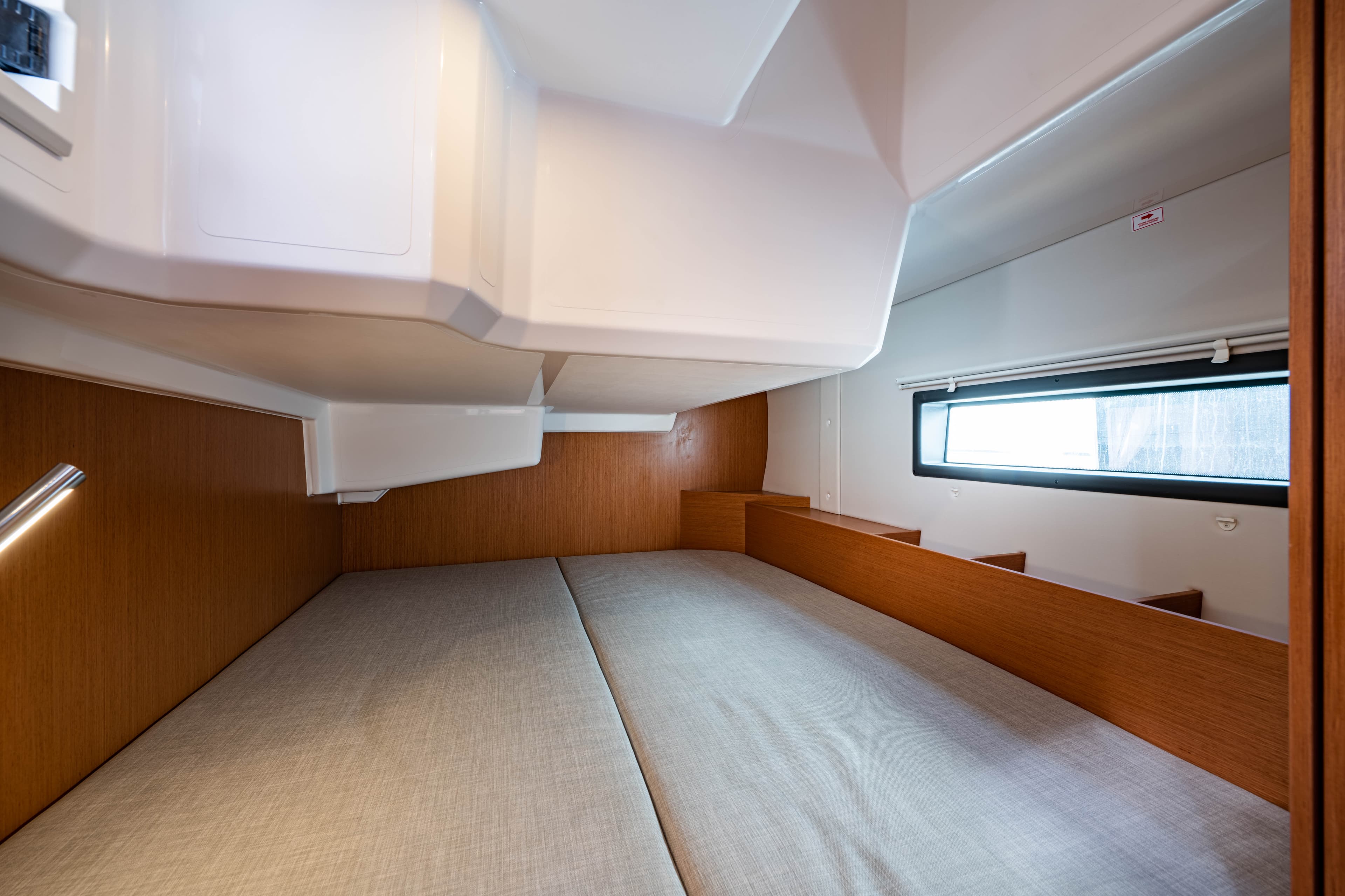 Bavaria C42 - photo 18