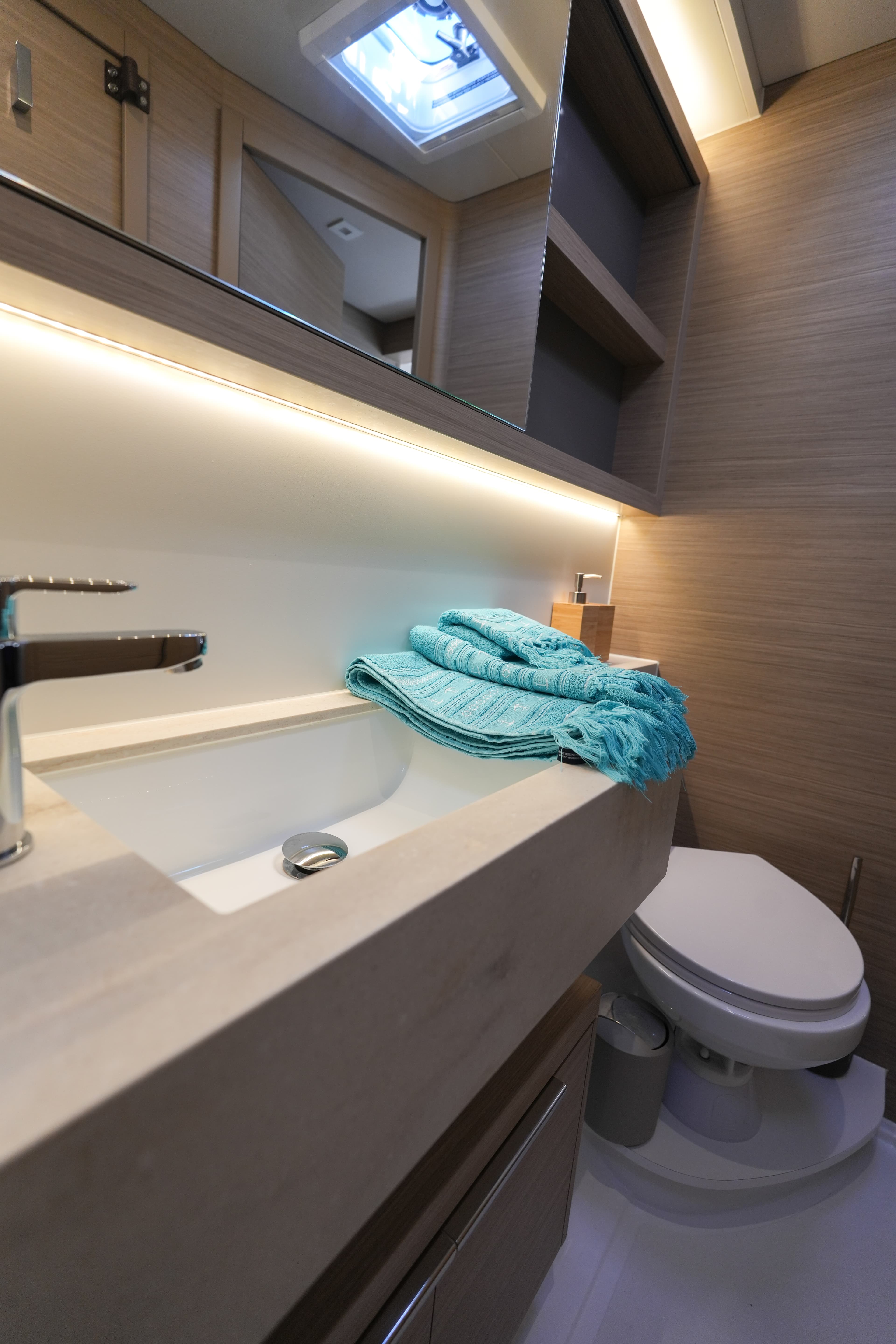 Lagoon 51 - photo 20