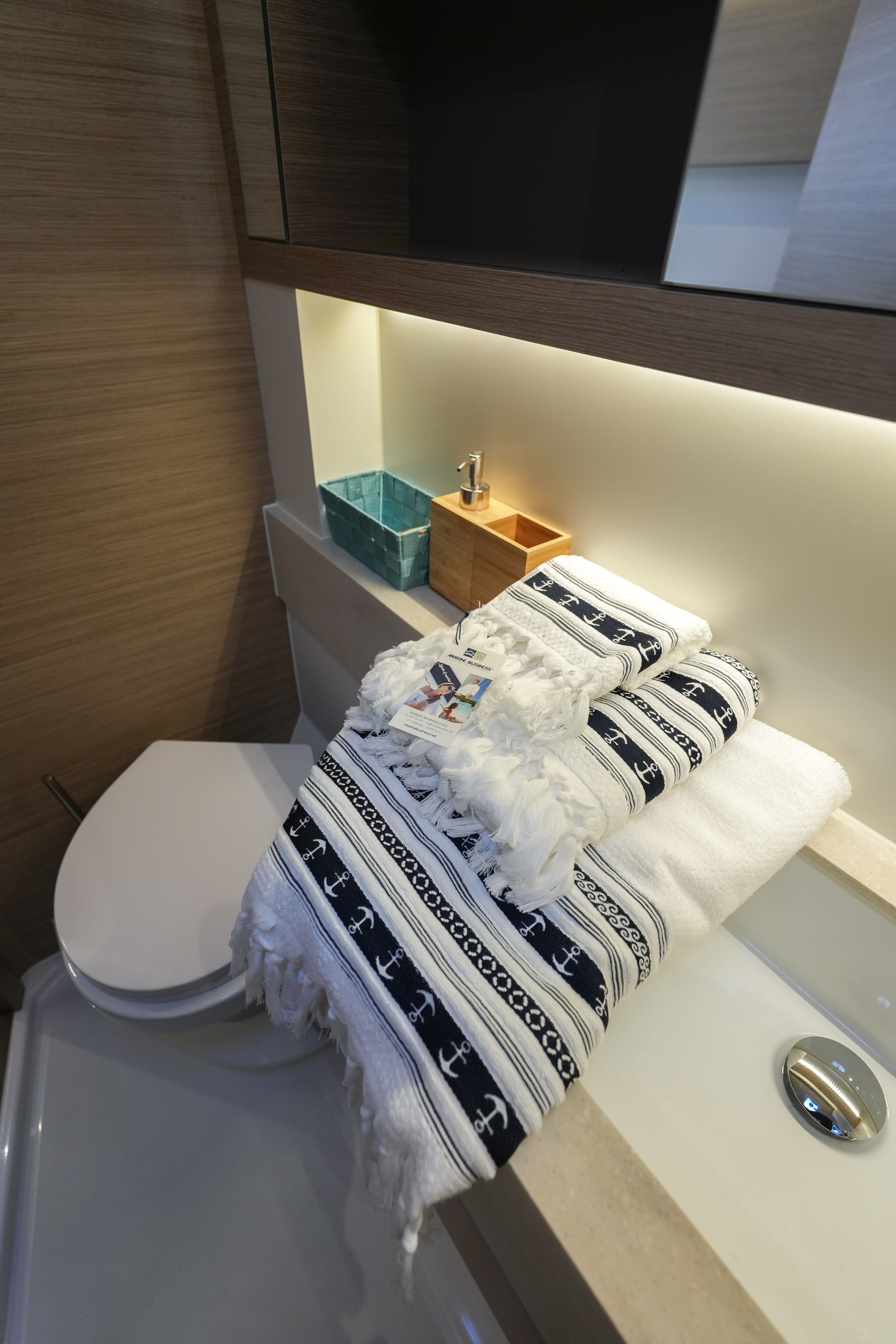 Lagoon 51 - photo 12