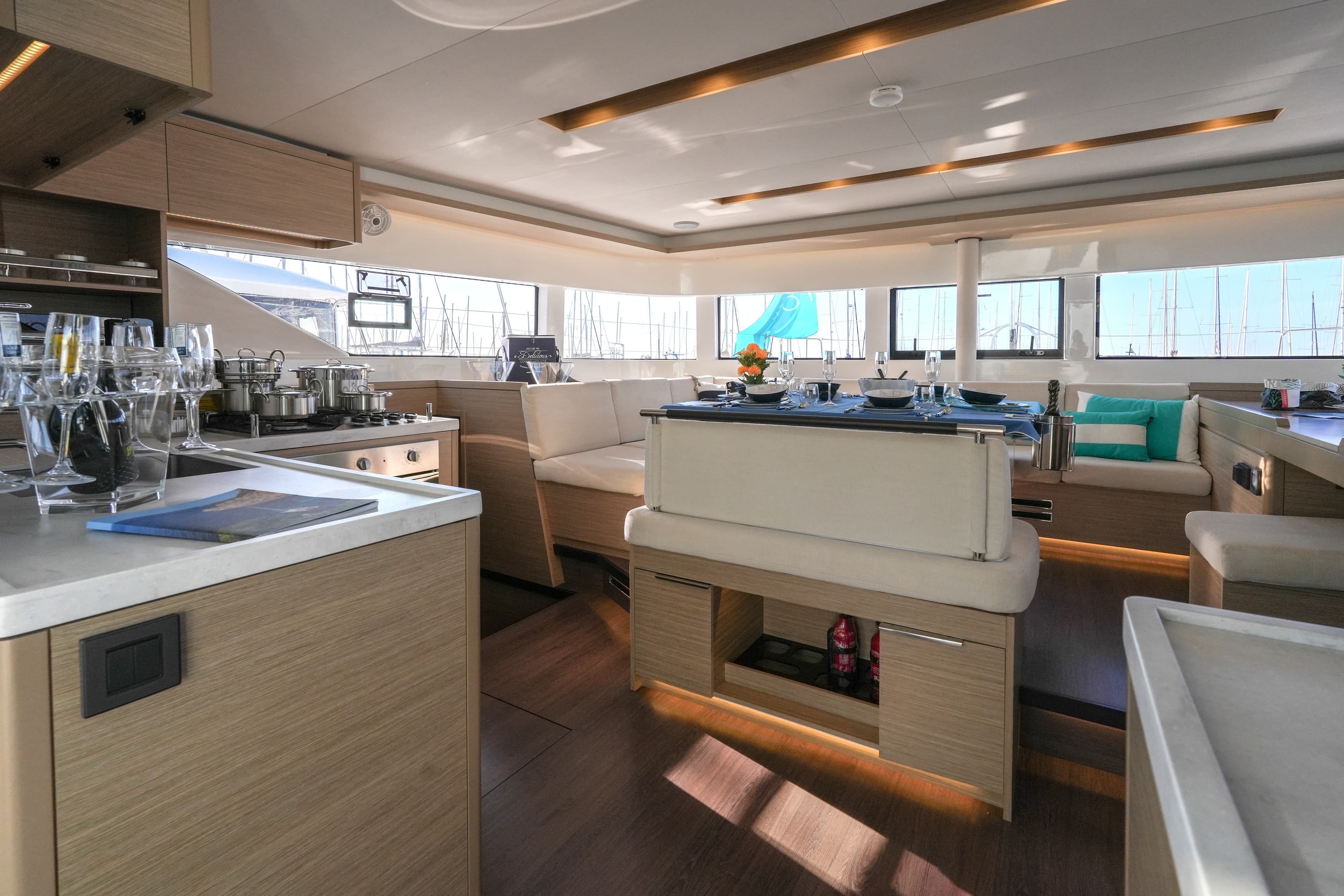 Lagoon 51 - photo 32