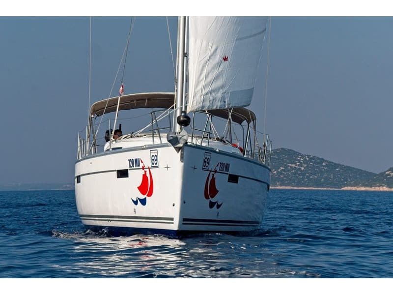 Bavaria Cruiser 41 - photo