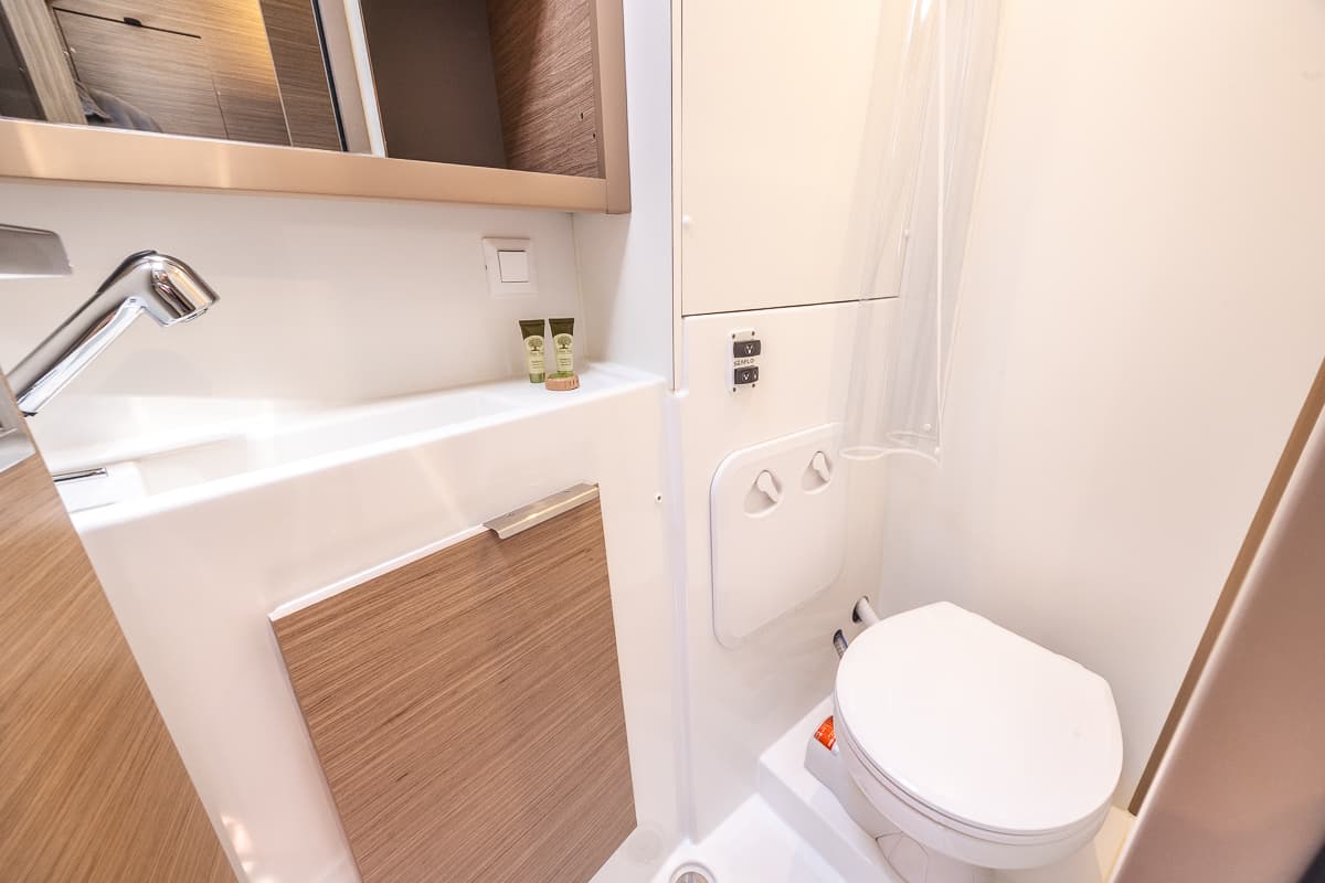 Lagoon 40 - photo 19