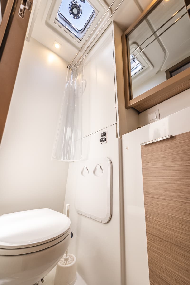 Lagoon 40 - photo 42