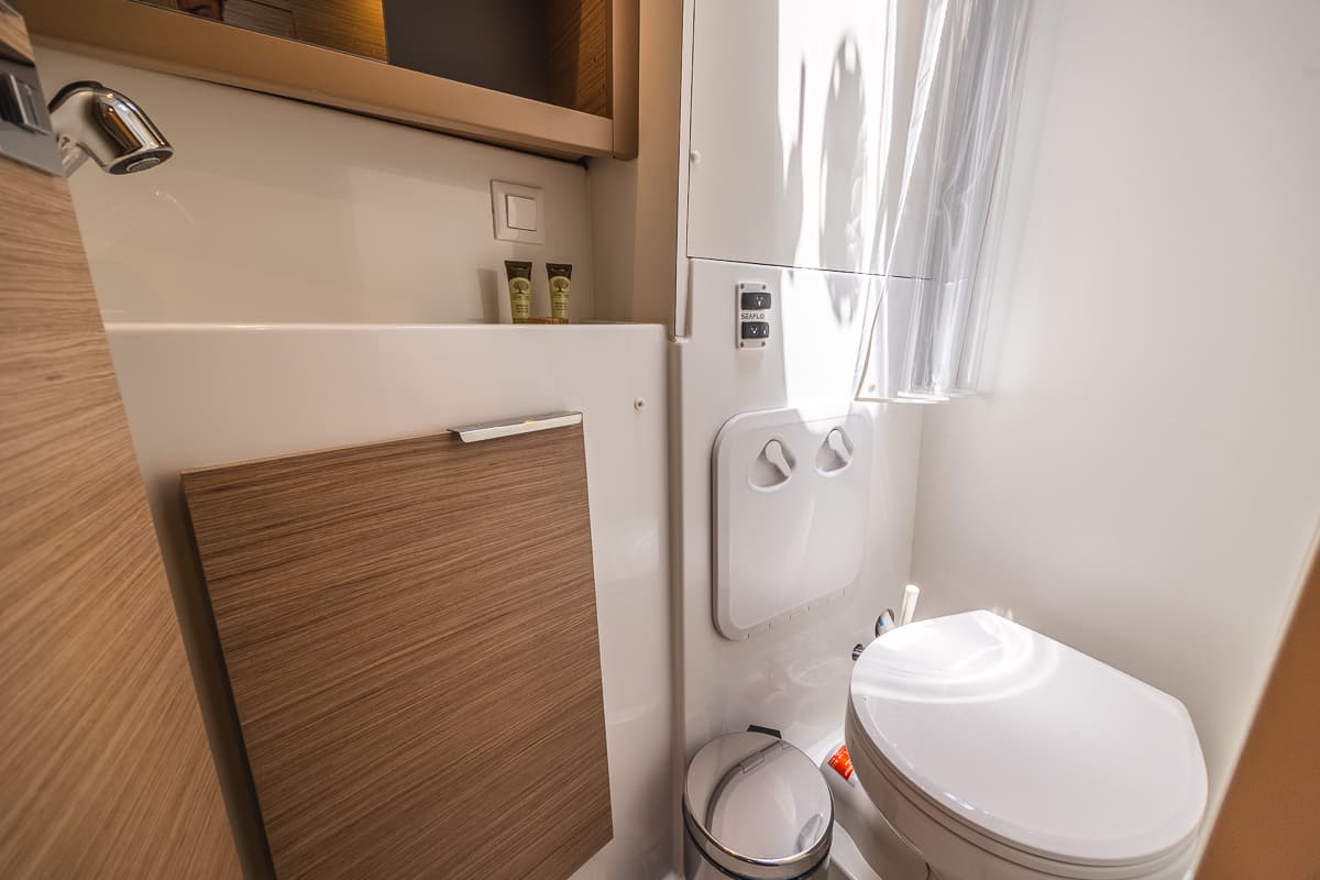 Lagoon 40 - photo 15