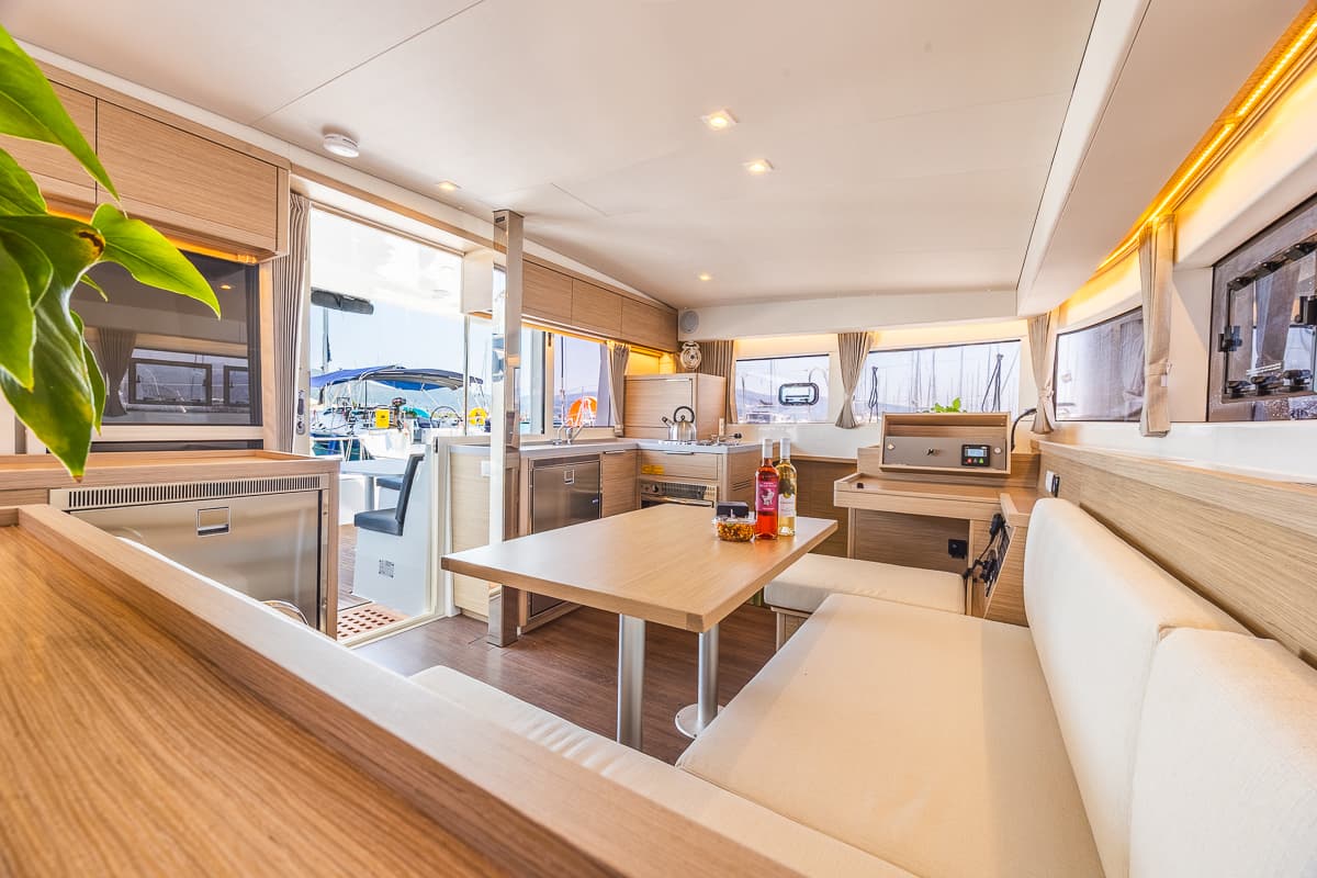 Lagoon 40 - photo 35