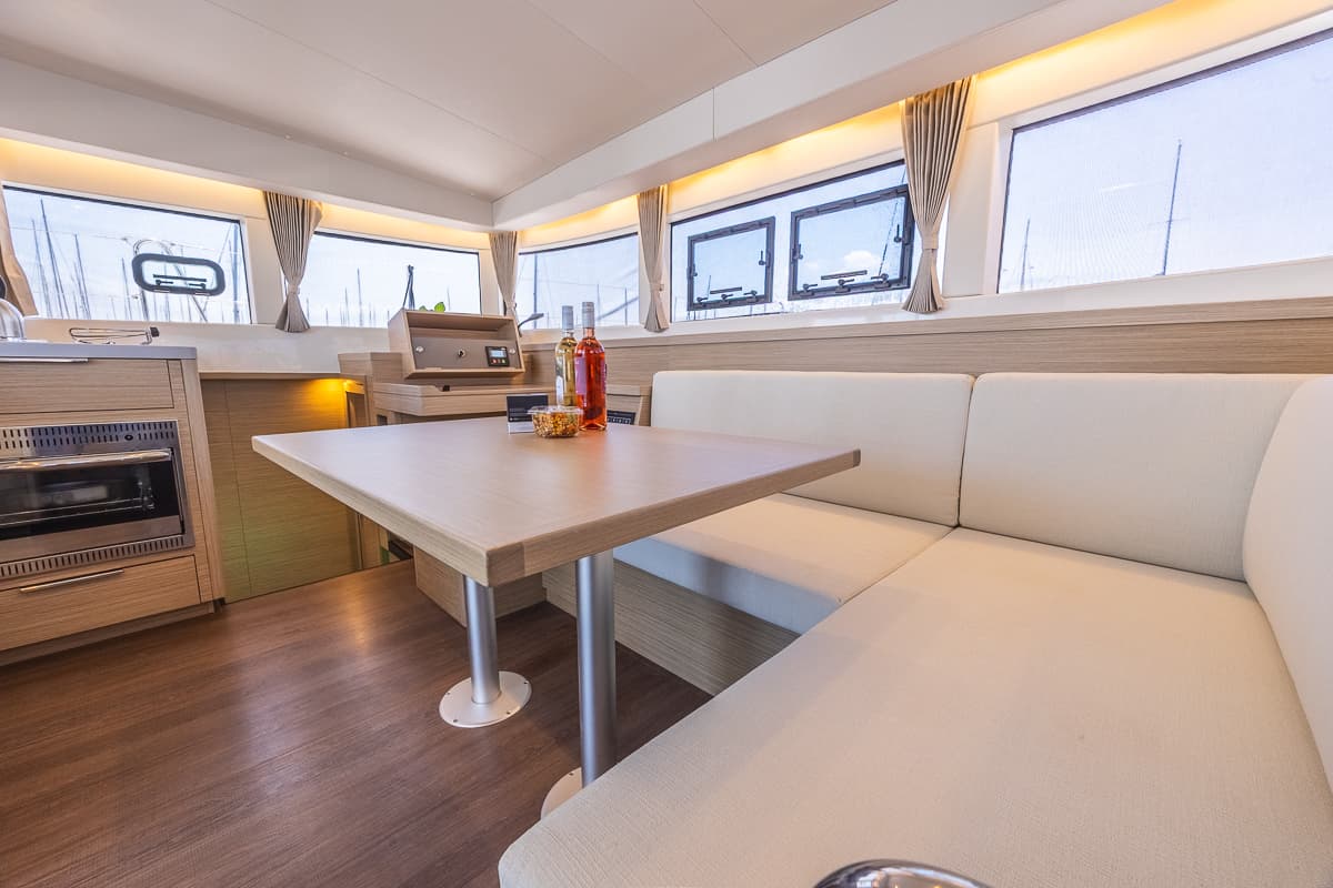 Lagoon 40 - photo 29