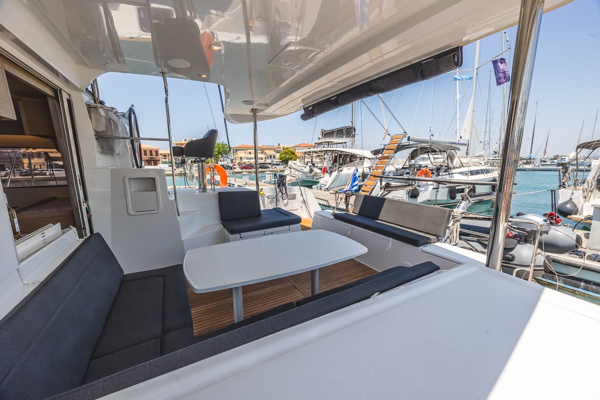 Lagoon 40 - photo 30