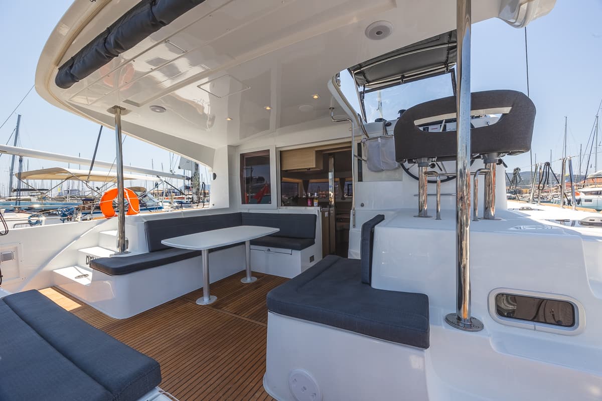 Lagoon 40 - photo 12