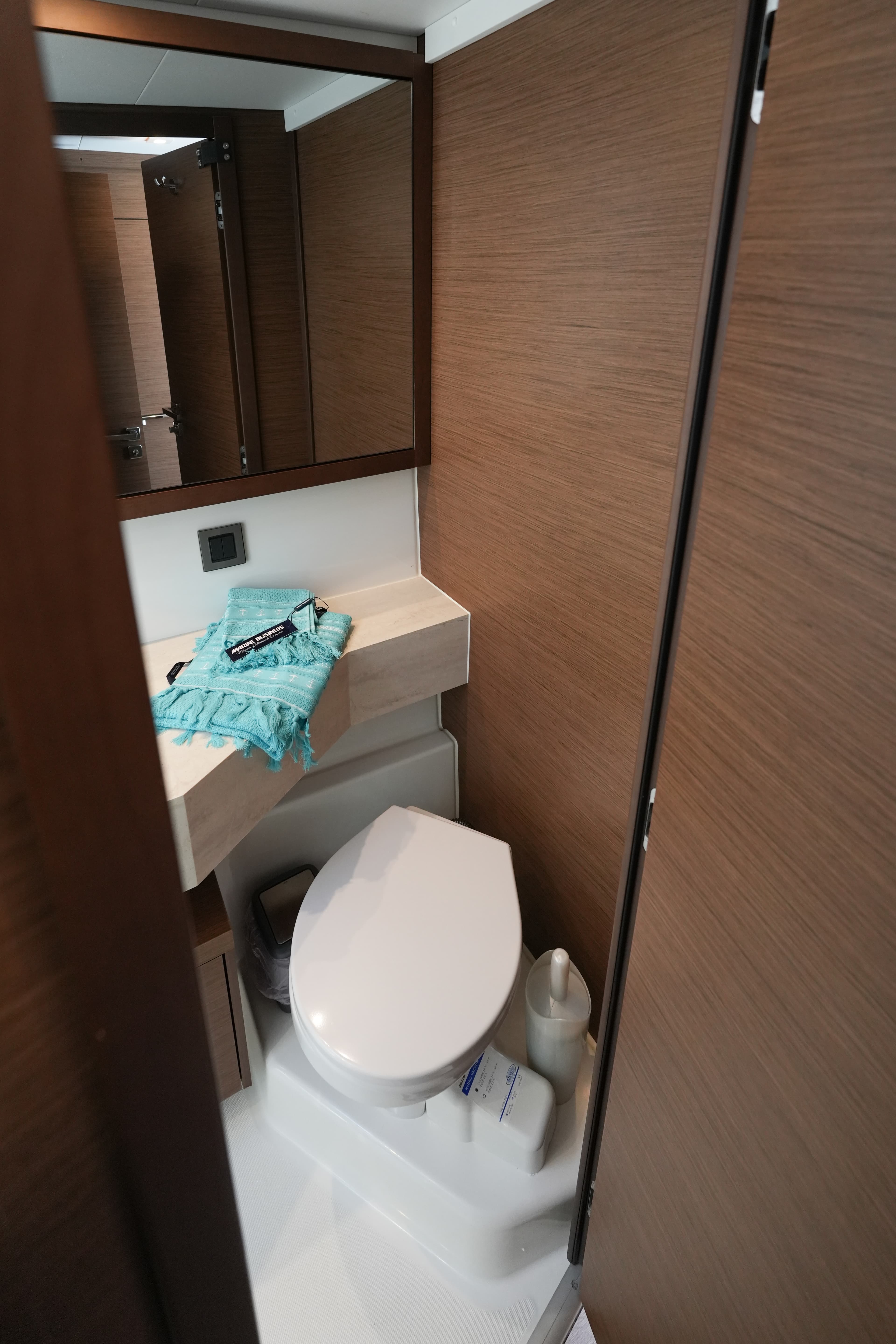 Lagoon 46  - photo 19