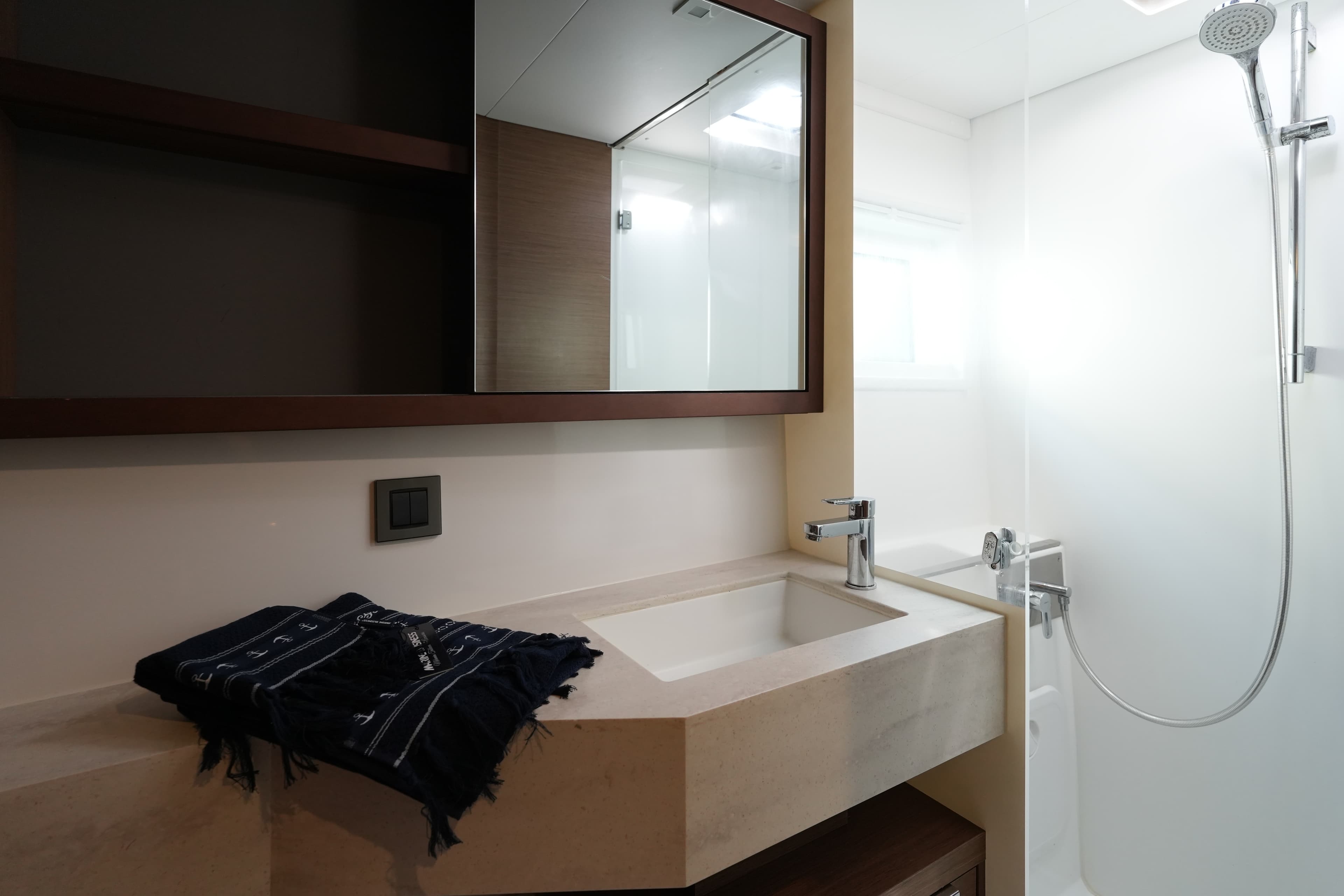 Lagoon 46  - photo 17