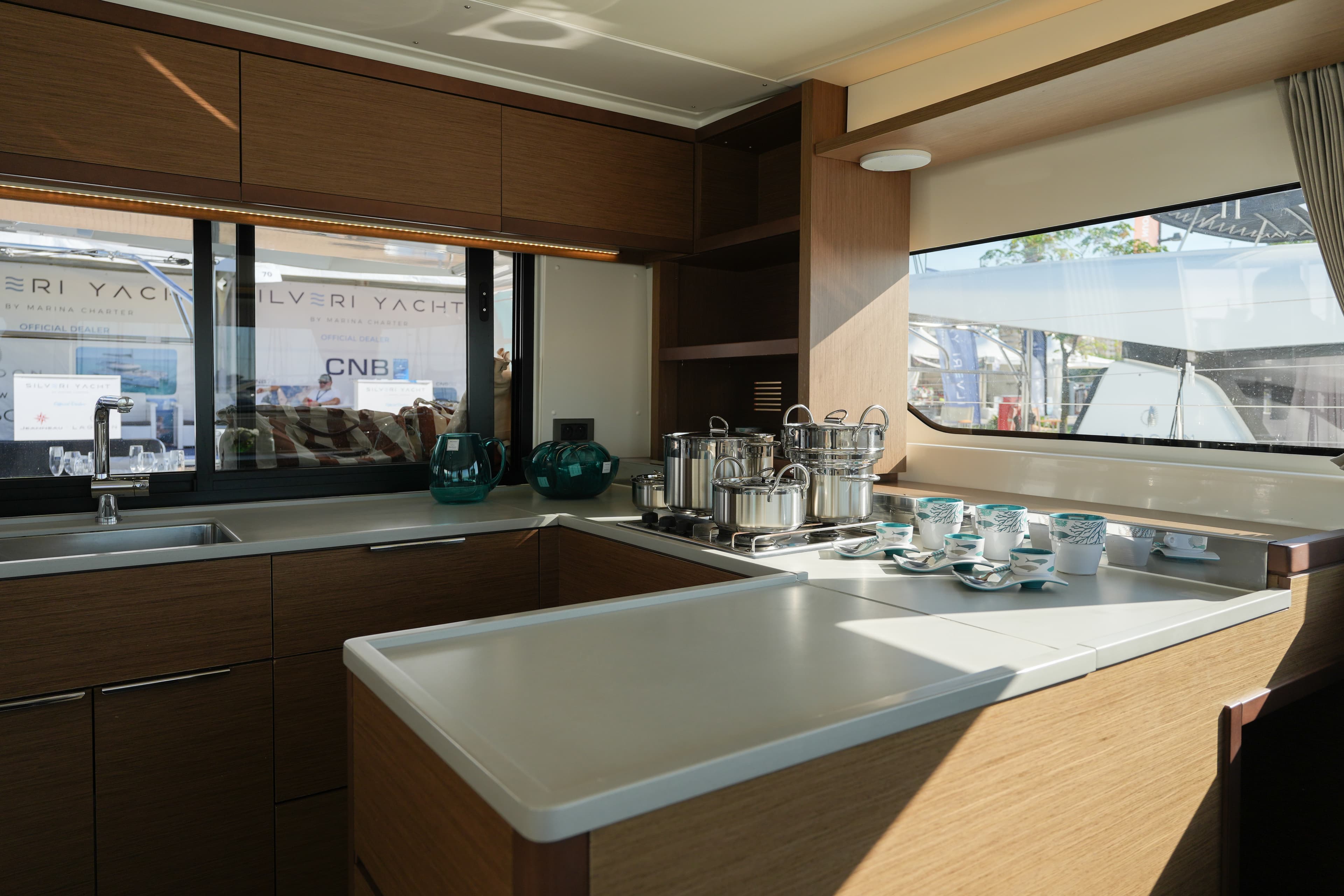 Lagoon 46  - photo 13