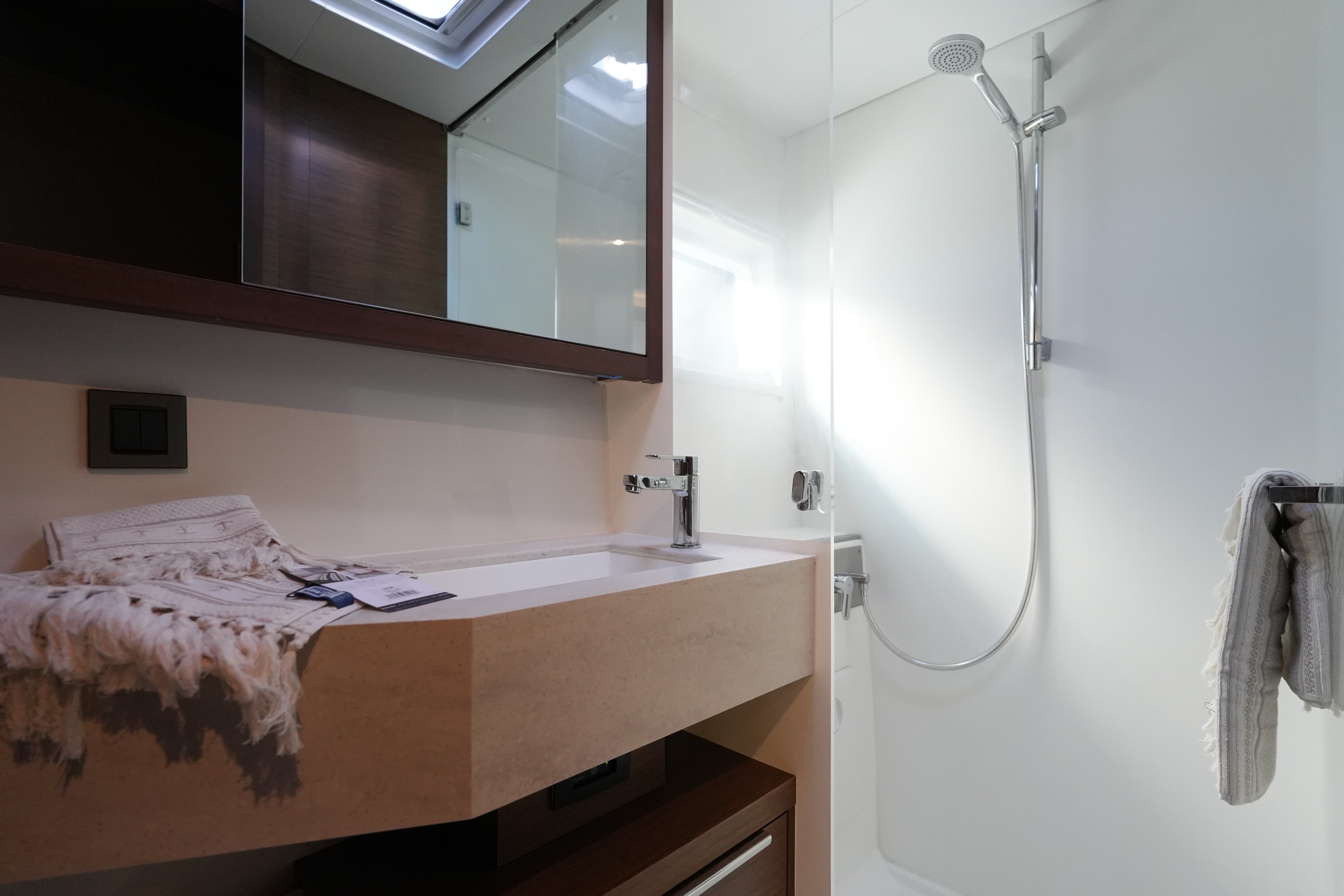 Lagoon 46  - photo 22