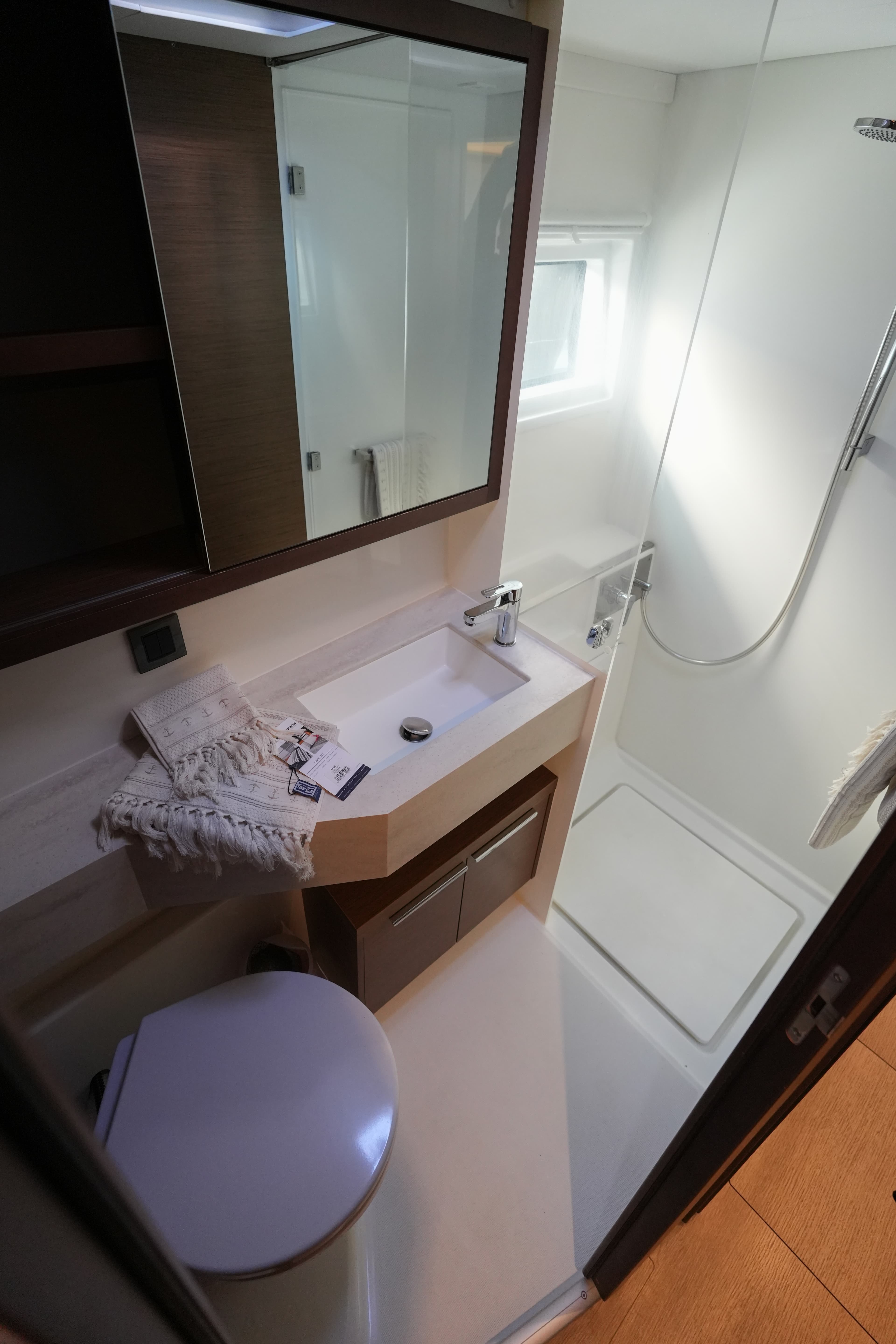 Lagoon 46  - photo 23