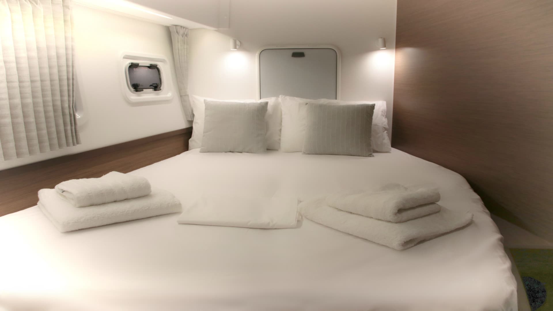 Lagoon 42 - photo 13