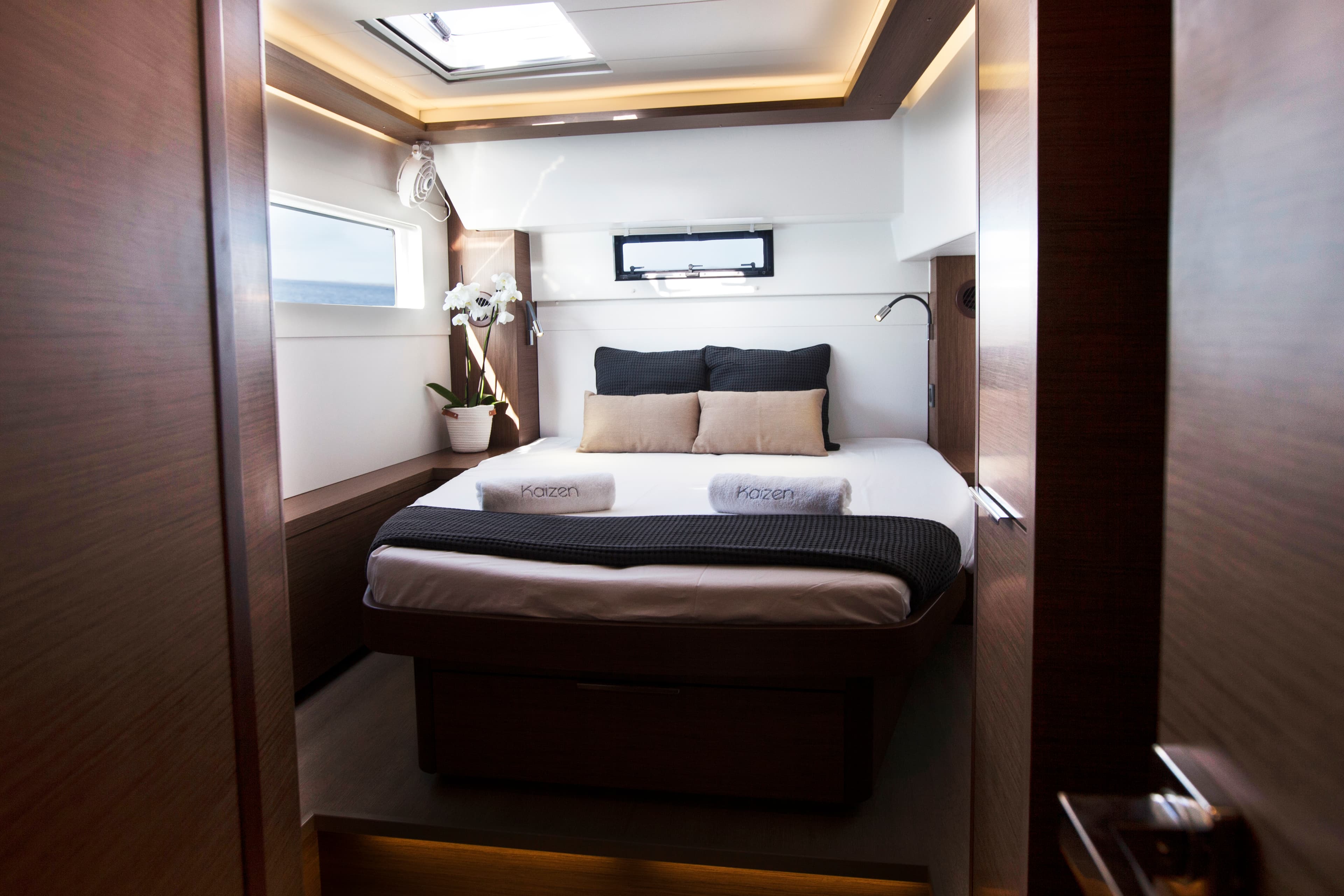 Lagoon 46  - photo 4