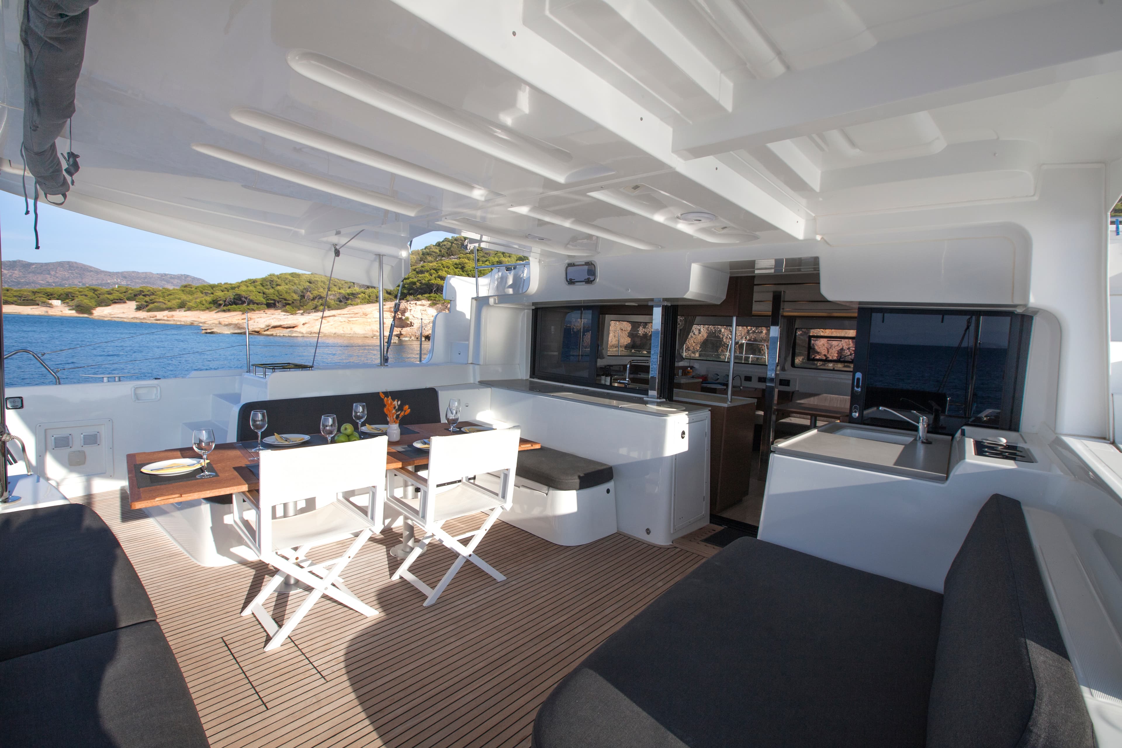 Lagoon 46  - photo 11