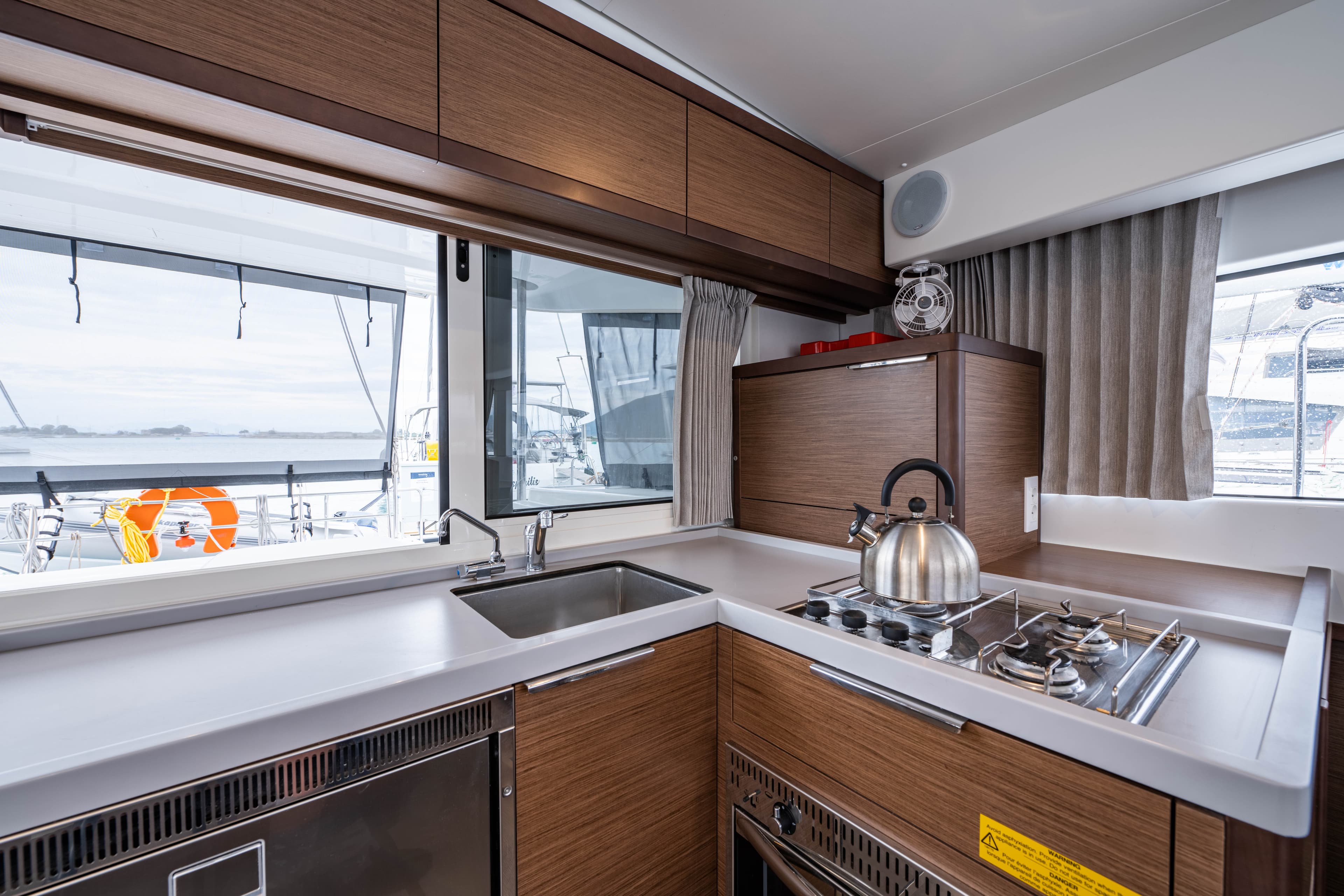 Lagoon 40 - photo 22