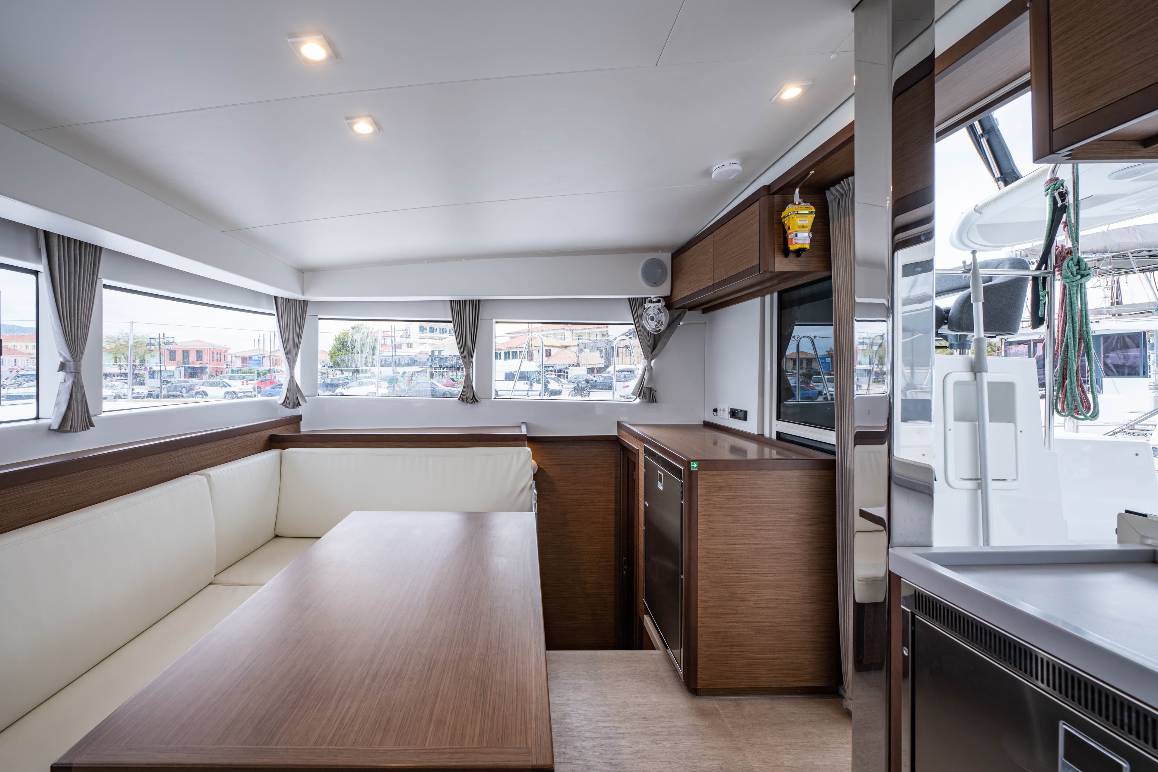 Lagoon 40 - photo 18