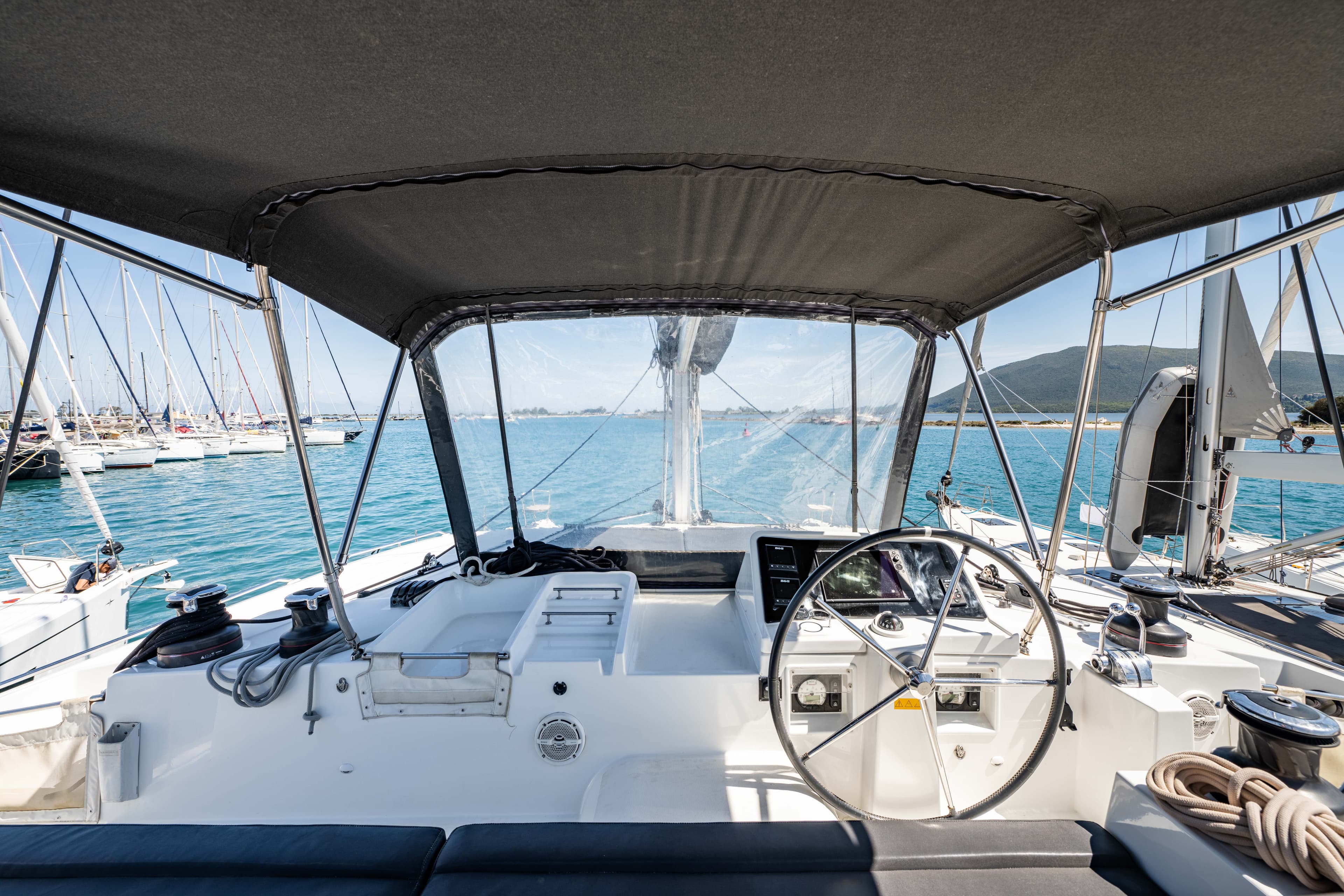 Lagoon 450 Fly - photo 24