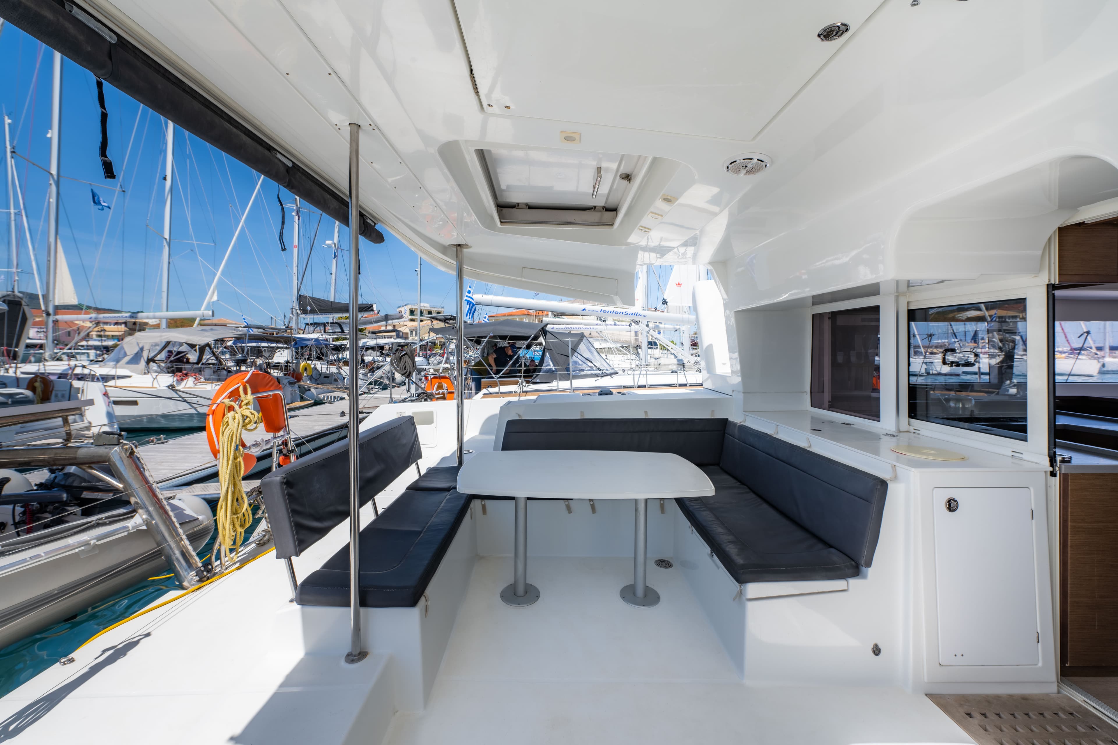 Lagoon 450 Fly - photo 38