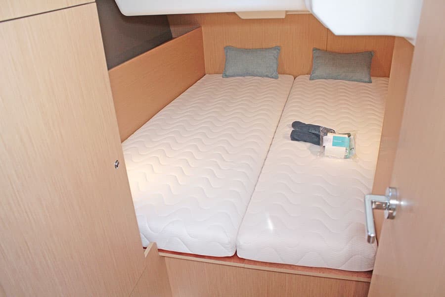 Oceanis 38.1 - photo 18