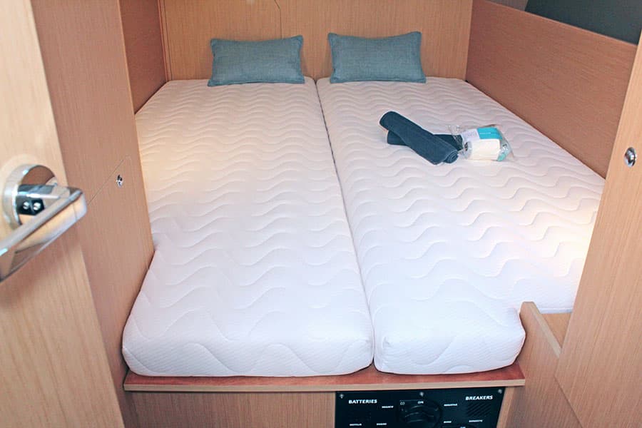 Oceanis 38.1 - photo 12