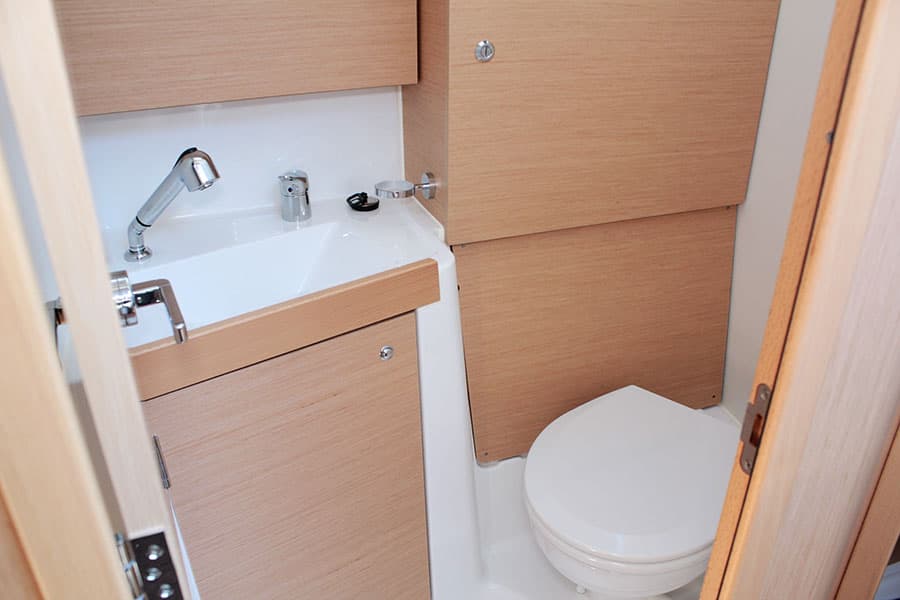 Oceanis 38.1 - photo 6