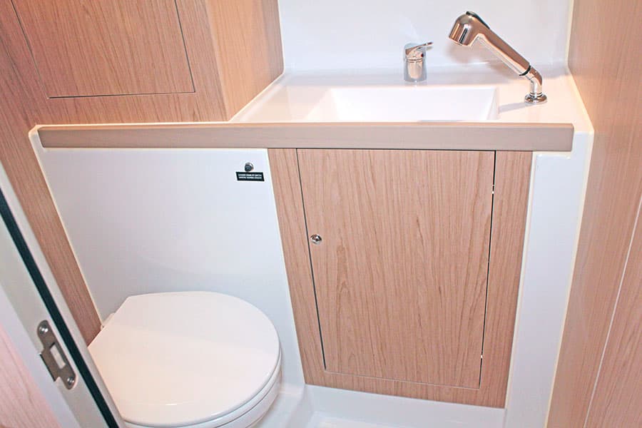 Oceanis 41.1 - photo 7